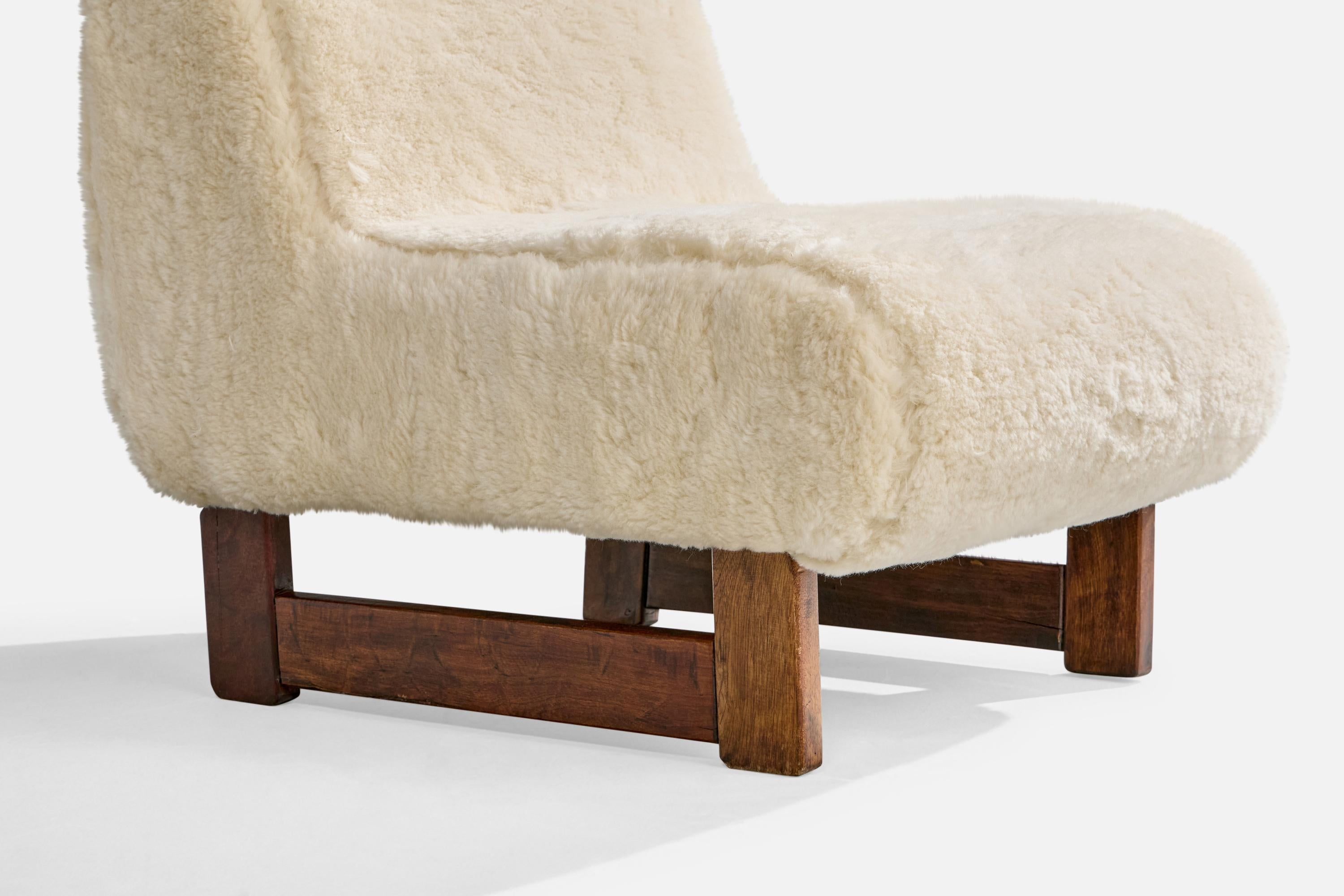 Diseñador brasileño, sillas pantuflas, madera, terciopelo de lana, Brasil, años 60 en venta 4
