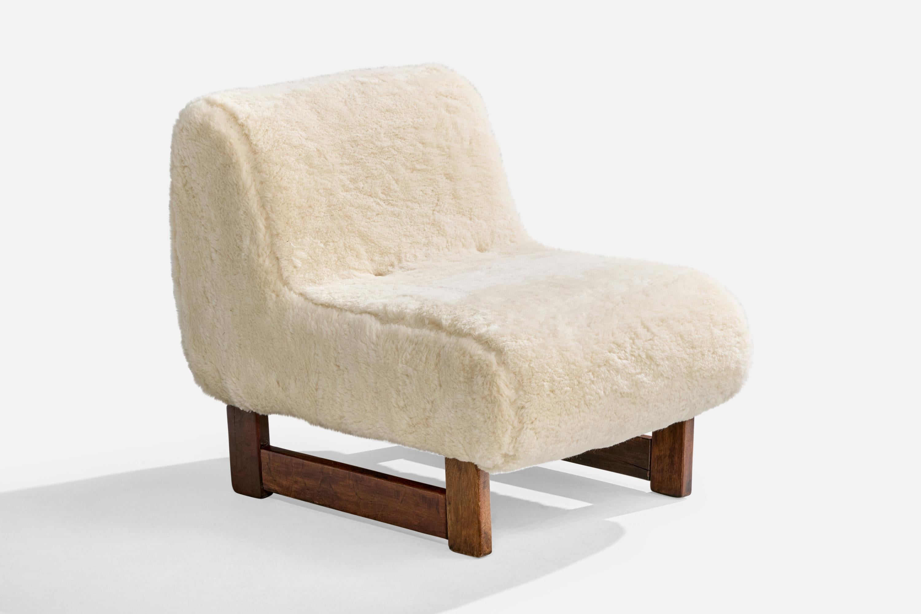 Diseñador brasileño, sillas pantuflas, madera, terciopelo de lana, Brasil, años 60 en Bueno estado para la venta en High Point, NC