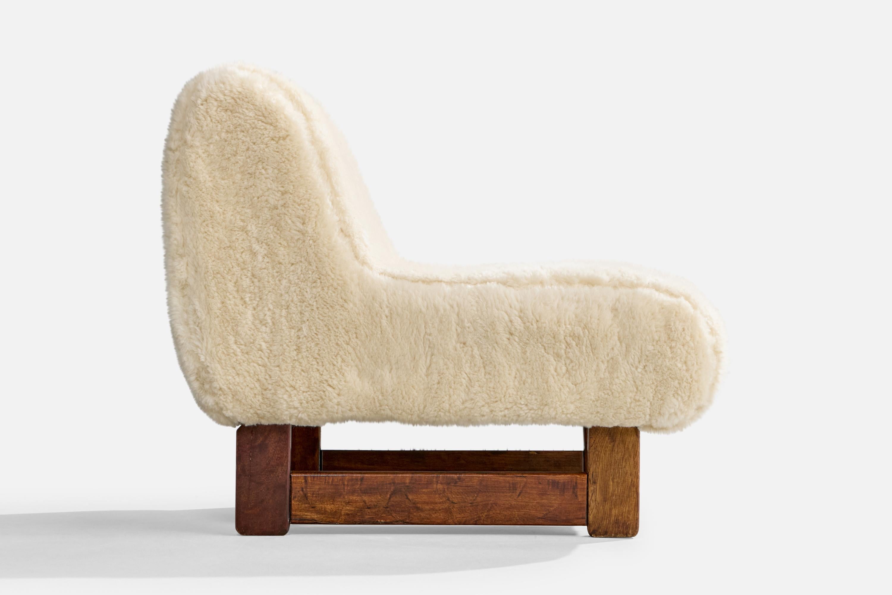 Diseñador brasileño, sillas pantuflas, madera, terciopelo de lana, Brasil, años 60 Lana en venta