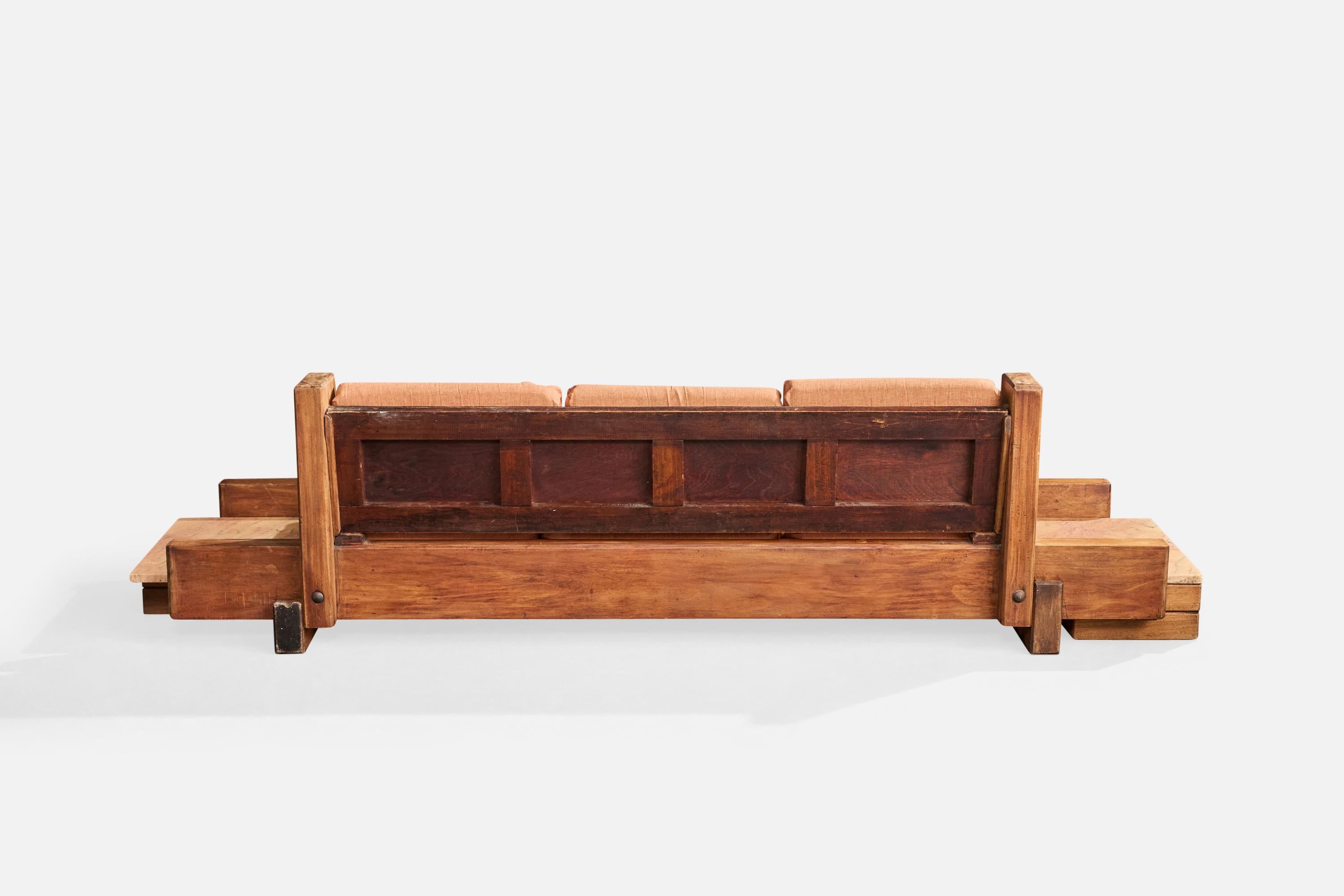 Brésilien Canapé de designer brésilien, Wood, tissu, marbre, Brésil, années 1960 en vente