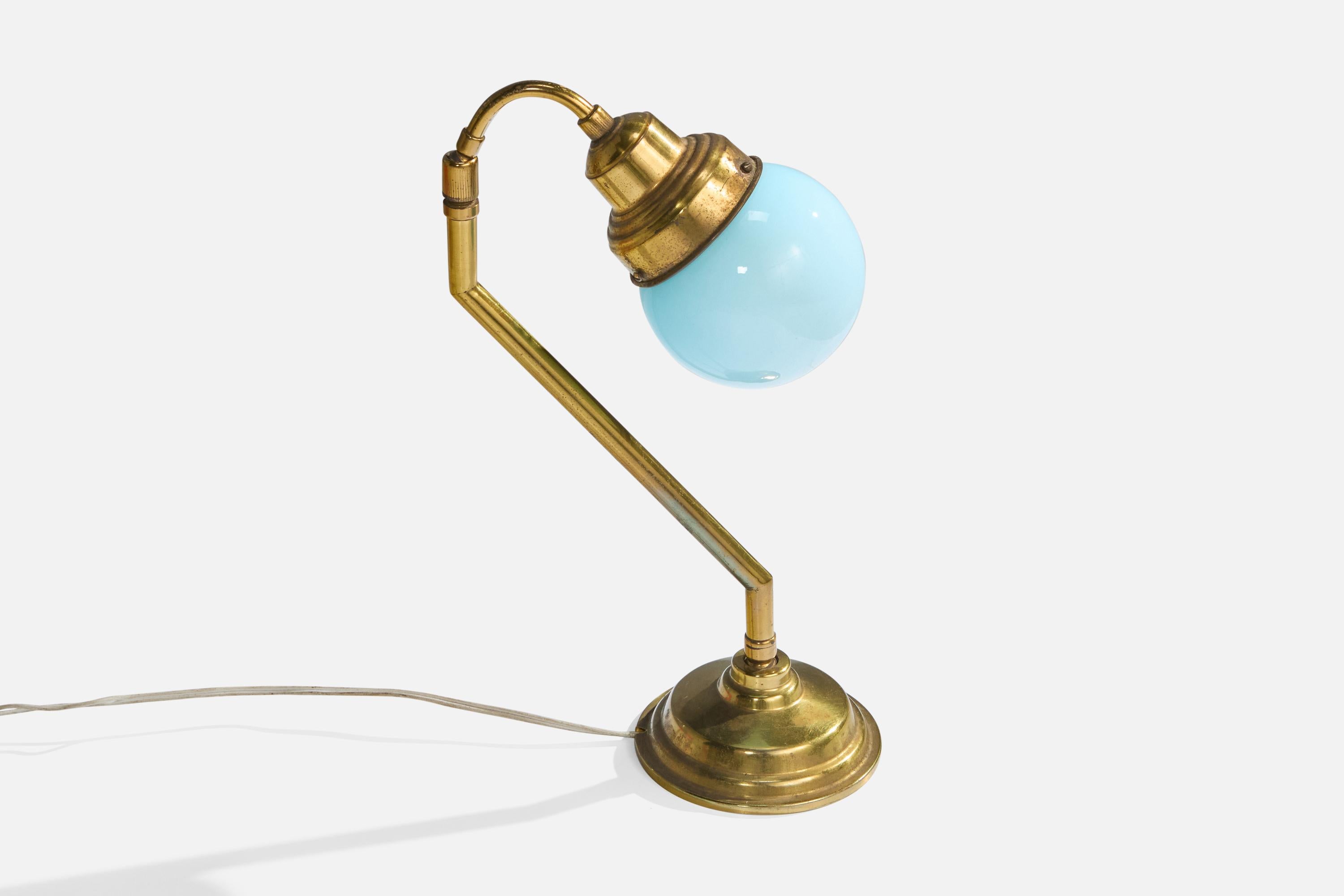 Mid-Century moderno Lampada da tavolo di design brasiliano, ottone, vetro, Brasile, anni '50 in vendita