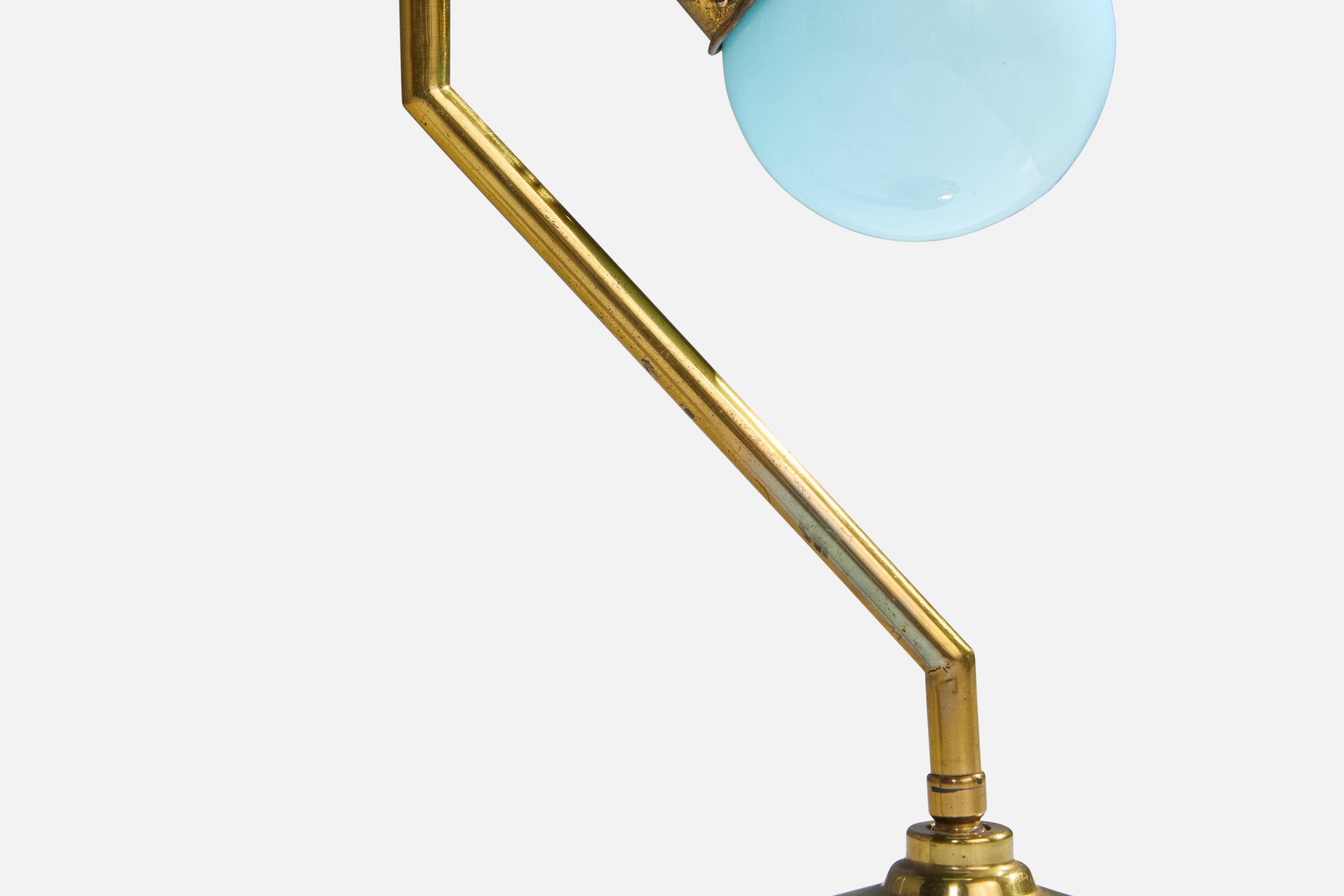 Lampada da tavolo di design brasiliano, ottone, vetro, Brasile, anni '50 in vendita 1