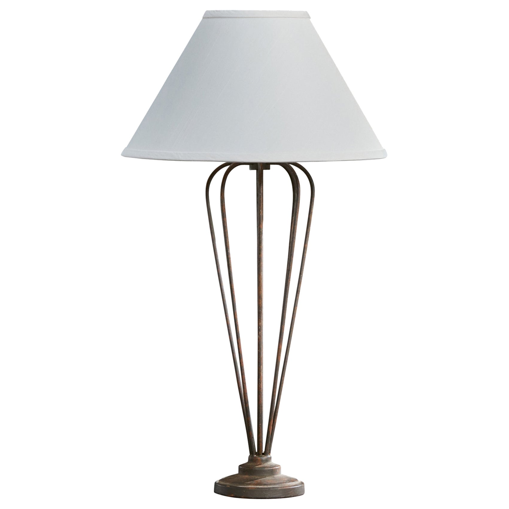 Designer brésilien, lampe de table, fer, Brésil, années 1940