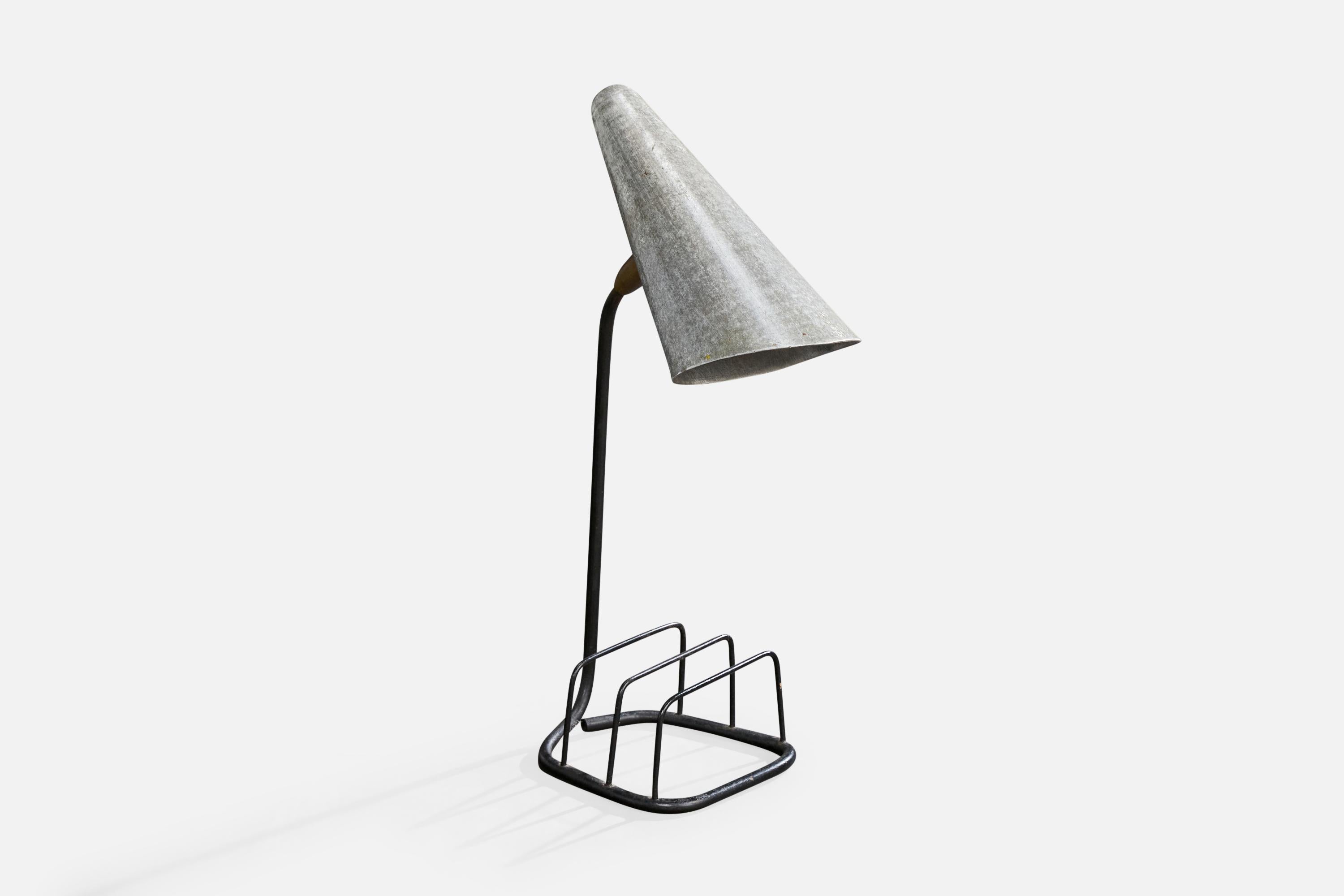 Brésilien Designer brésilien, lampe de table, métal, laiton, Brésil, années 1950 en vente