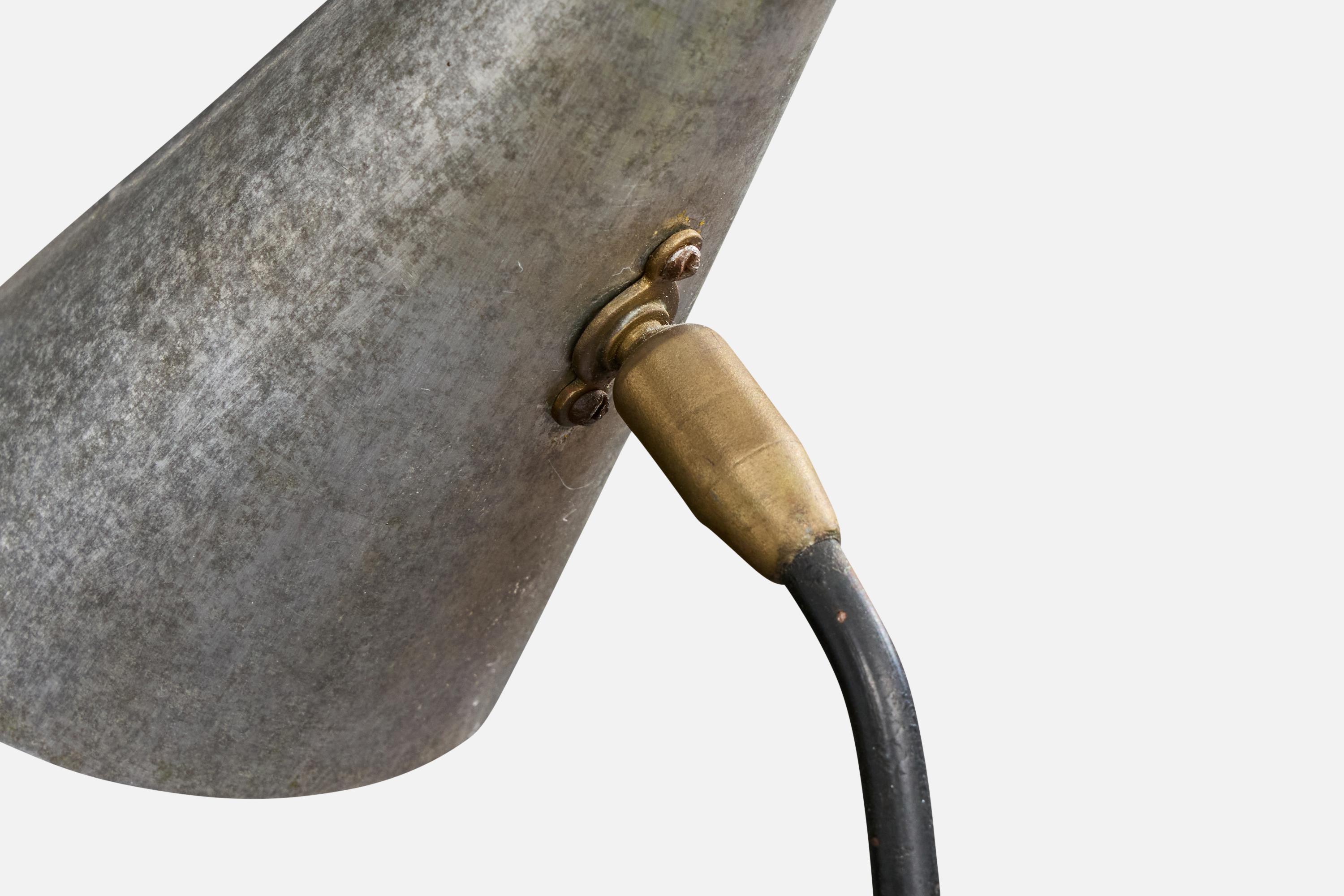 Milieu du XXe siècle Designer brésilien, lampe de table, métal, laiton, Brésil, années 1950 en vente