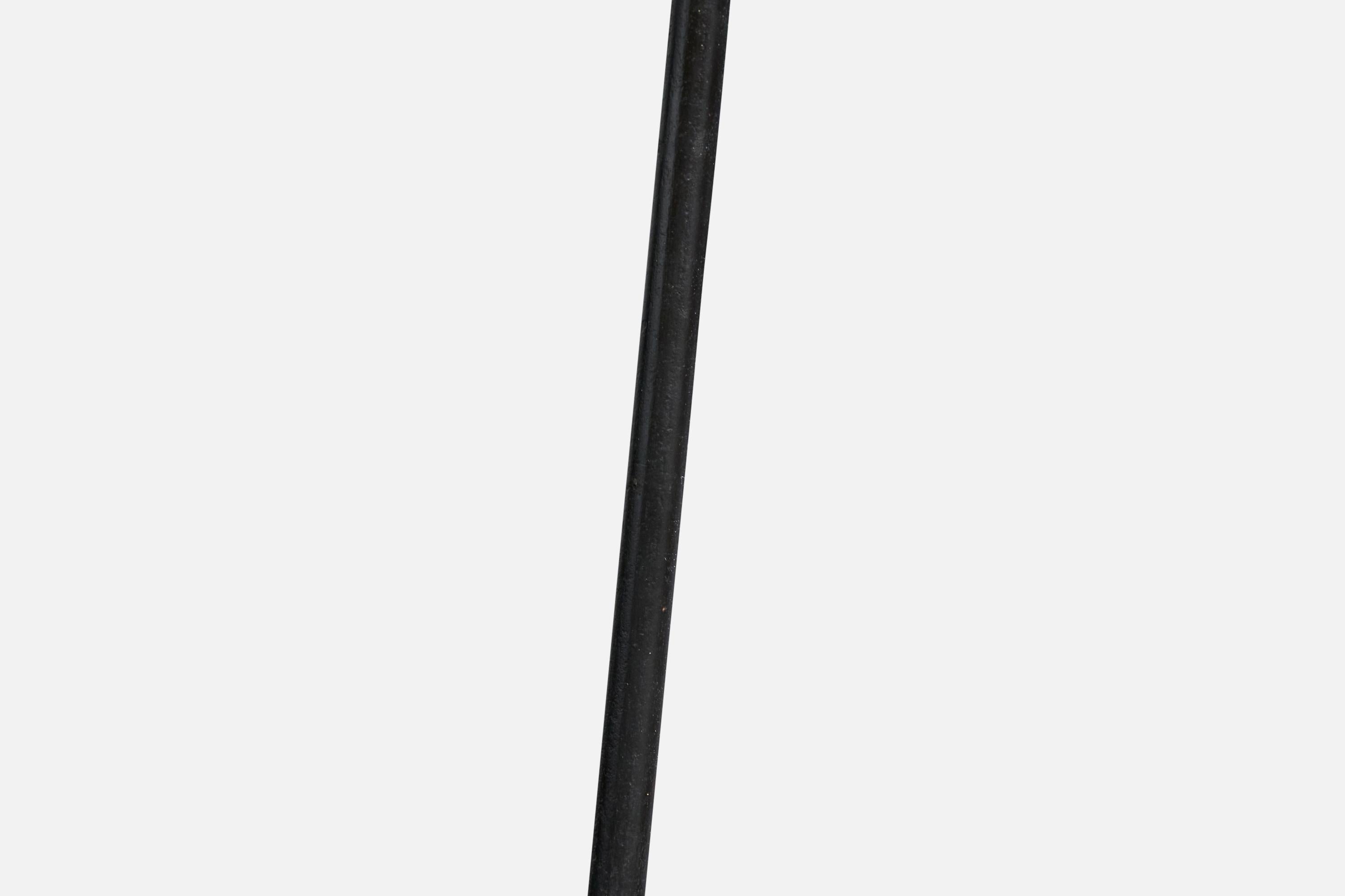 Métal Designer brésilien, lampe de table, métal, laiton, Brésil, années 1950 en vente