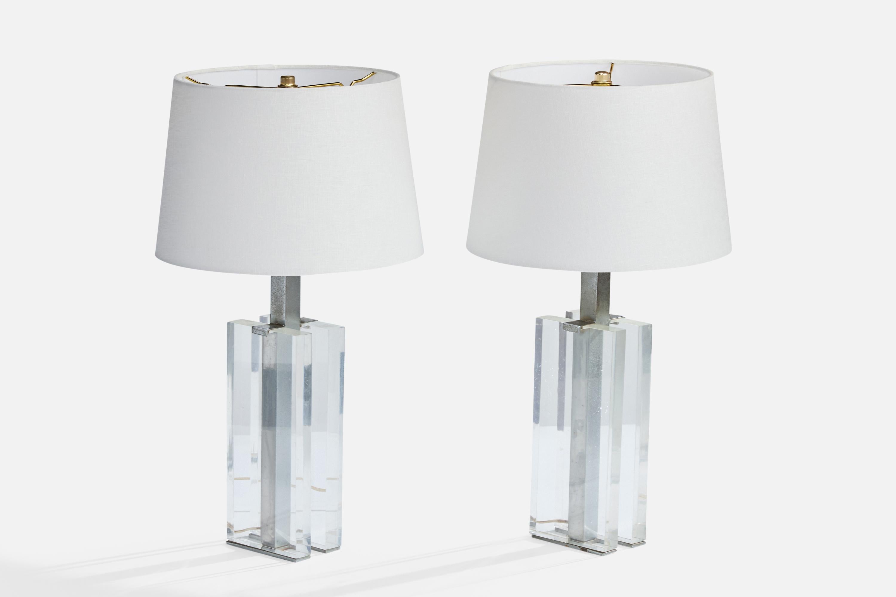 Mid-Century Modern Designer brésilien, lampes de table, métal, acrylique, Brésil, années 1960 en vente