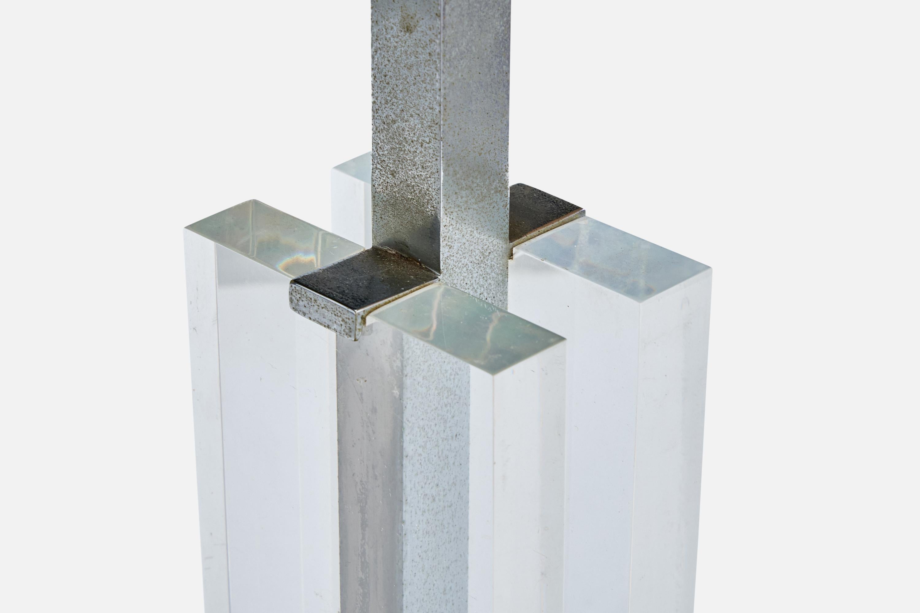 Milieu du XXe siècle Designer brésilien, lampes de table, métal, acrylique, Brésil, années 1960 en vente