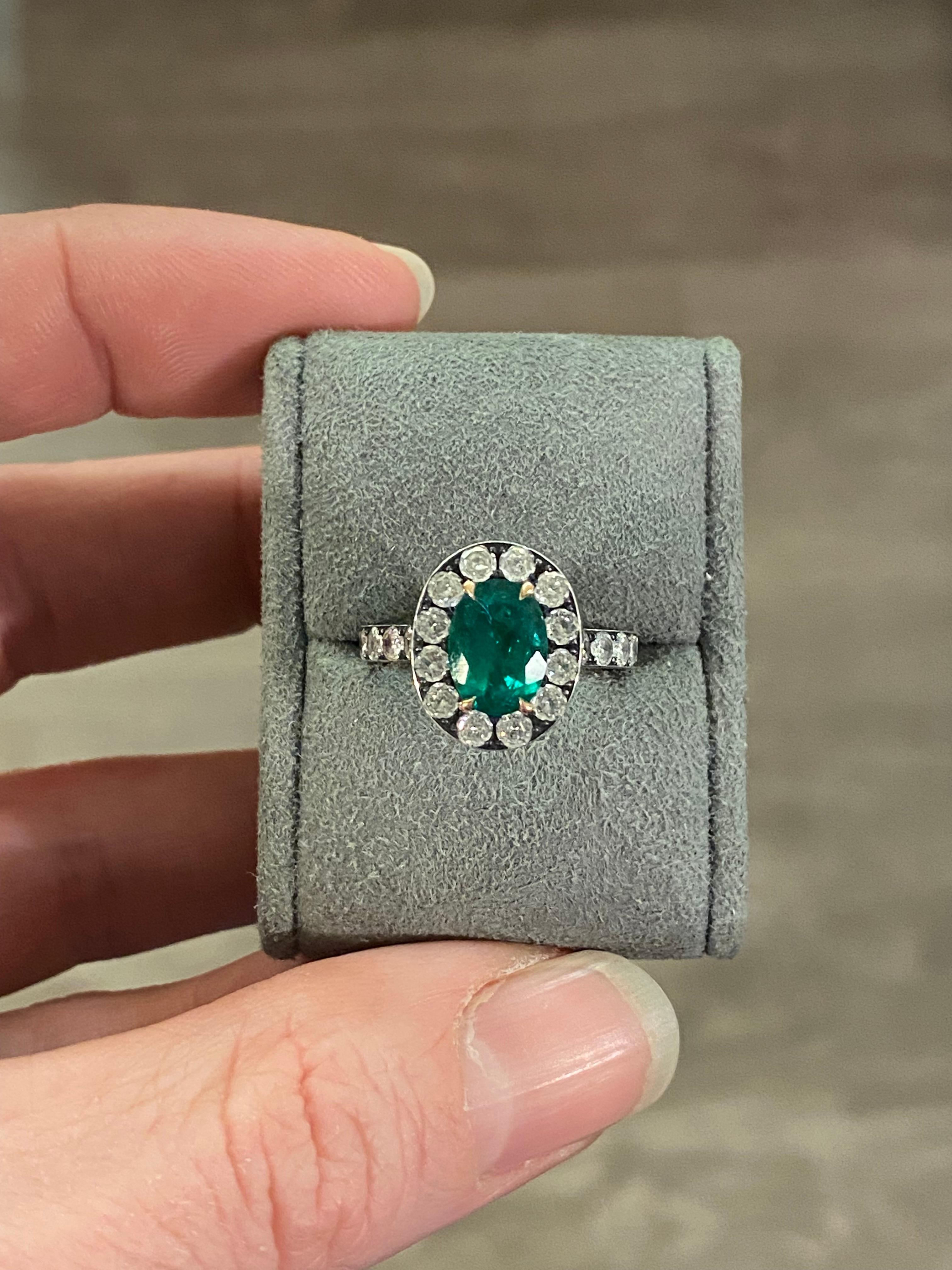 Women's or Men's Emerald and Diamond Ring For Sale