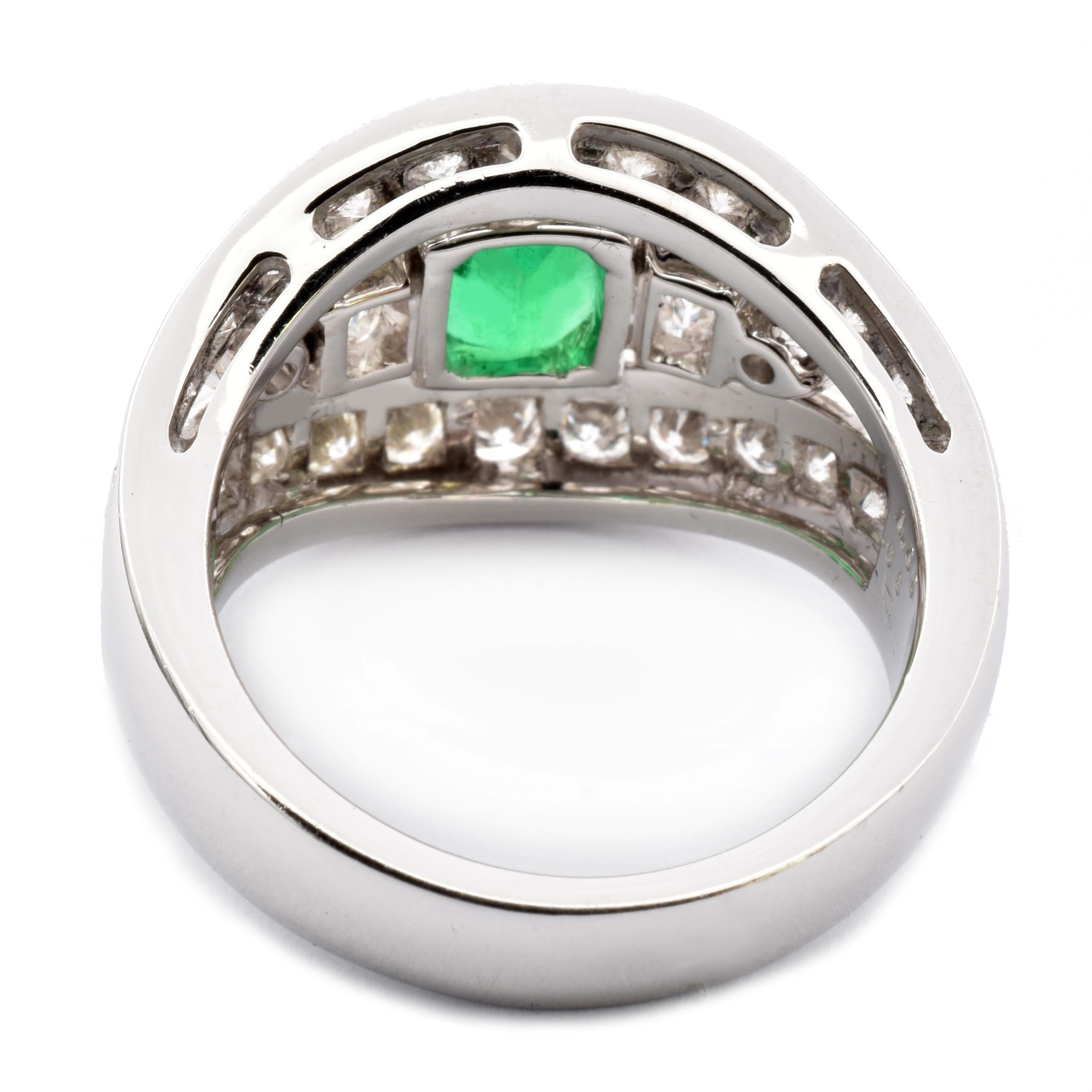 Contemporary Brazilian Emerald and Diamonds White Gold Ring Made in Italy For Sale
