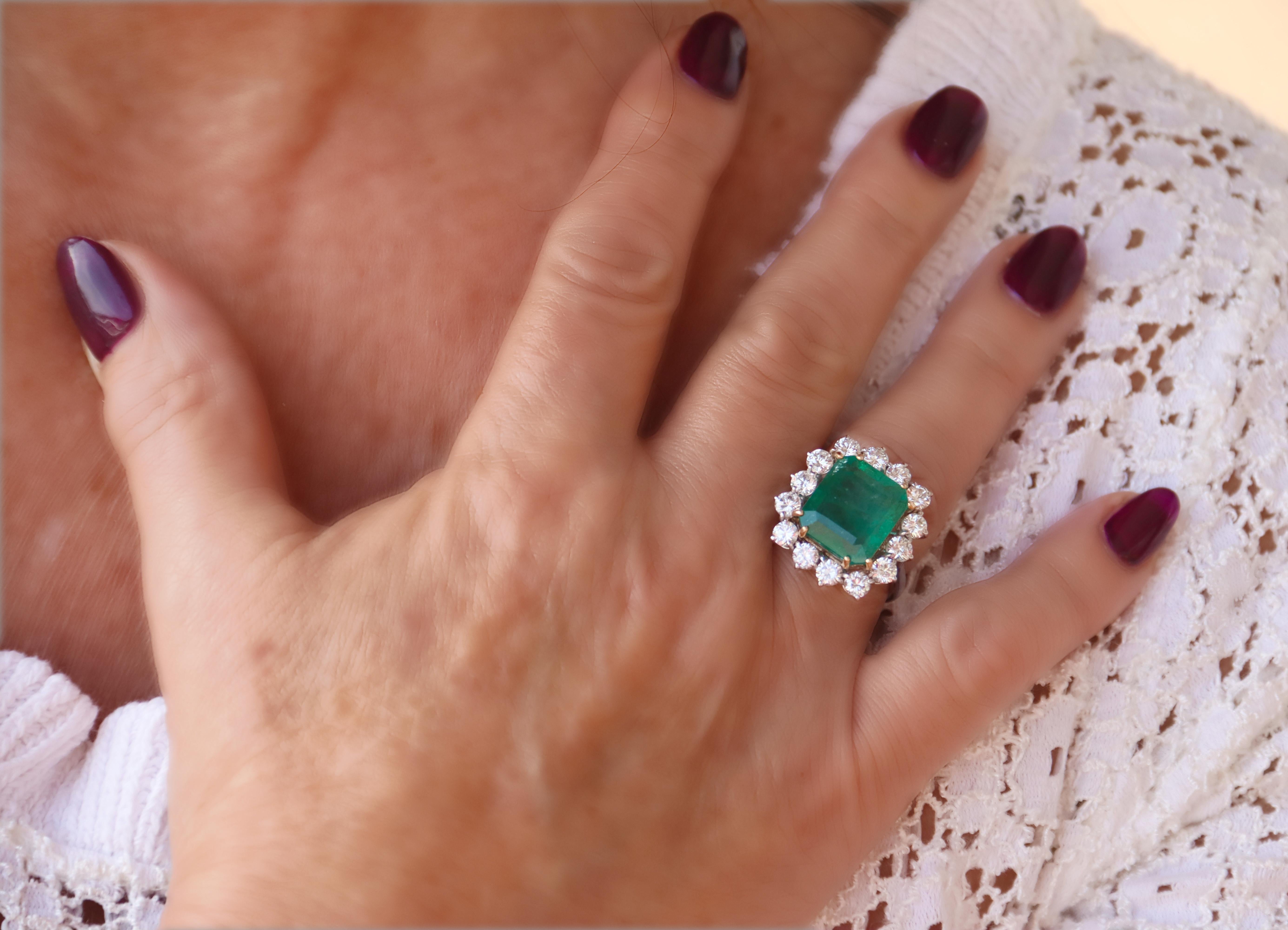 Brazilian Emerald Diamonds 18 Karat White Gold Cocktail Ring For Sale 8