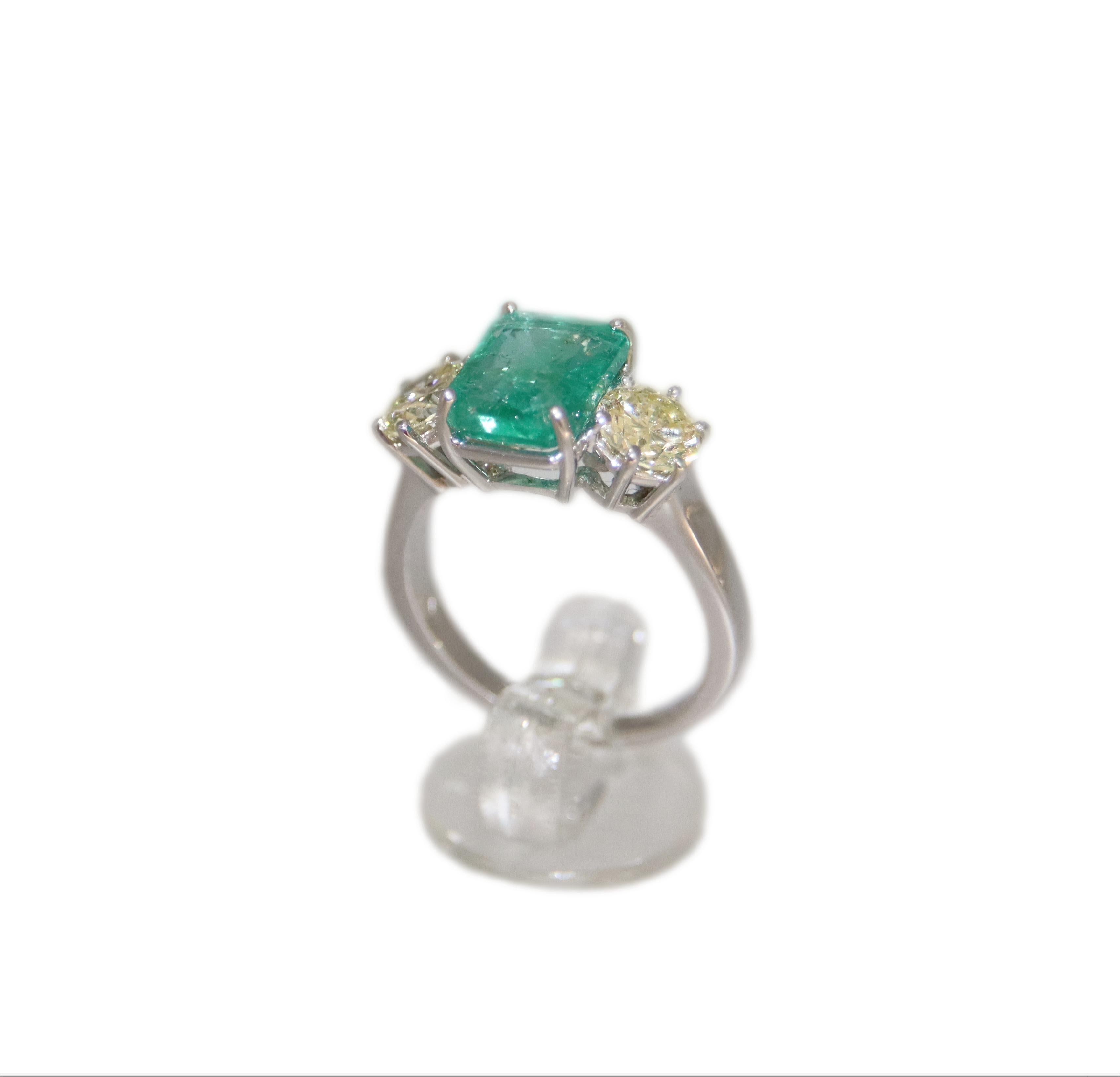 Brazilian Emerald Diamonds 18 Karat White Gold Cocktail Ring For Sale 9