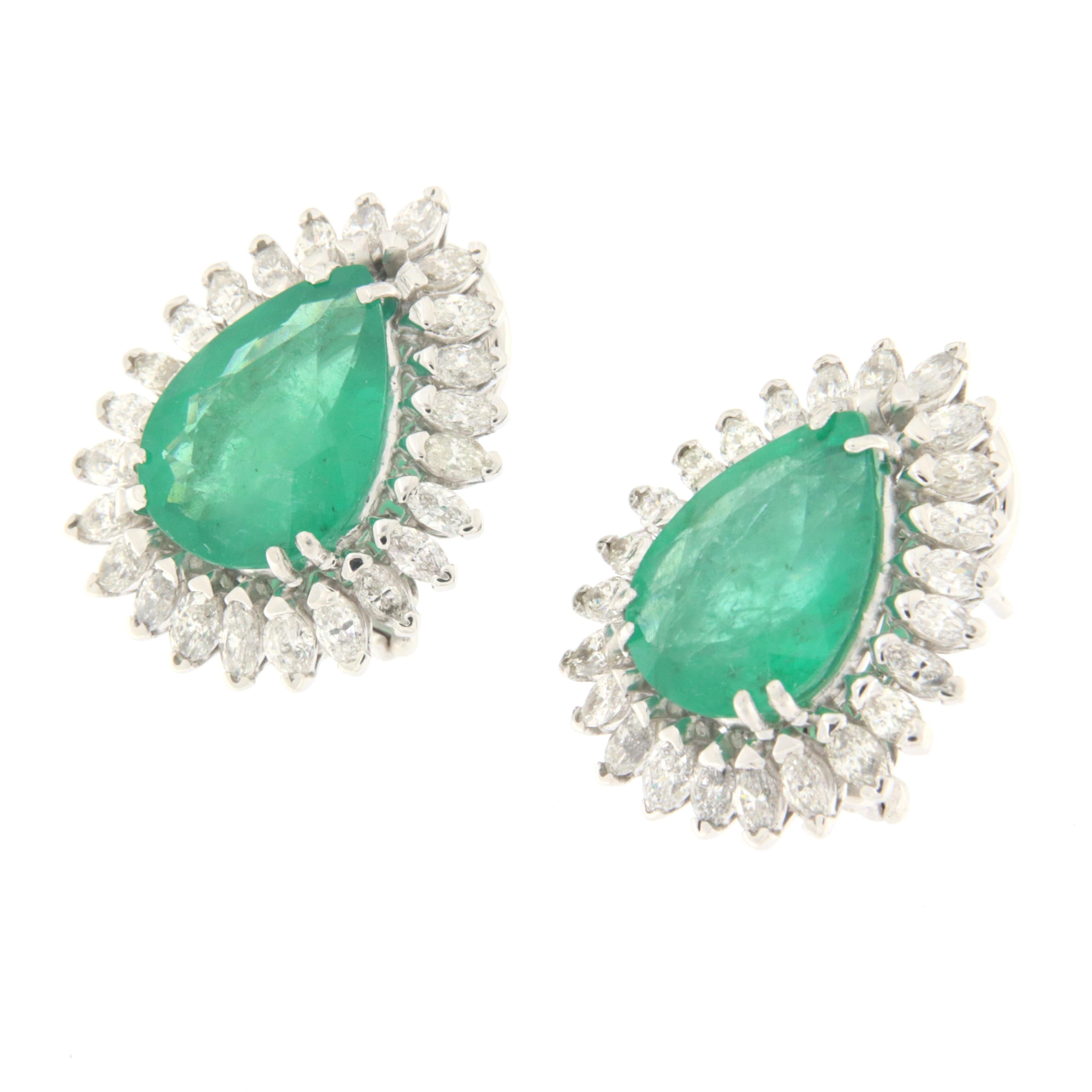 Artisan Brazilian Emerald Diamonds White Gold 18 Karat Stud Earrings For Sale