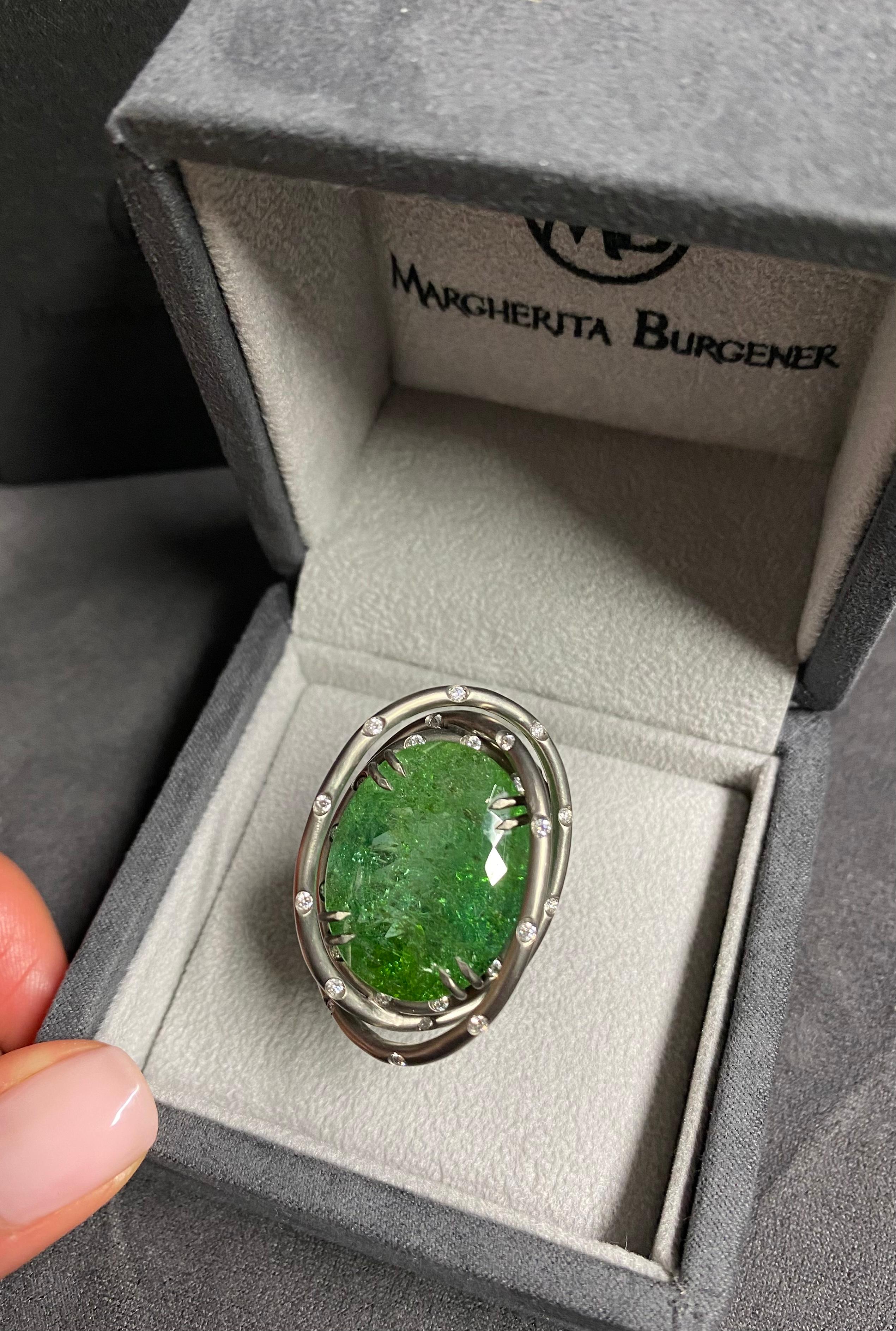 Brazilian Green Tourmaline Natural Diamonds Hand Made in Italy  Ellisse Ring In New Condition For Sale In Valenza , IT