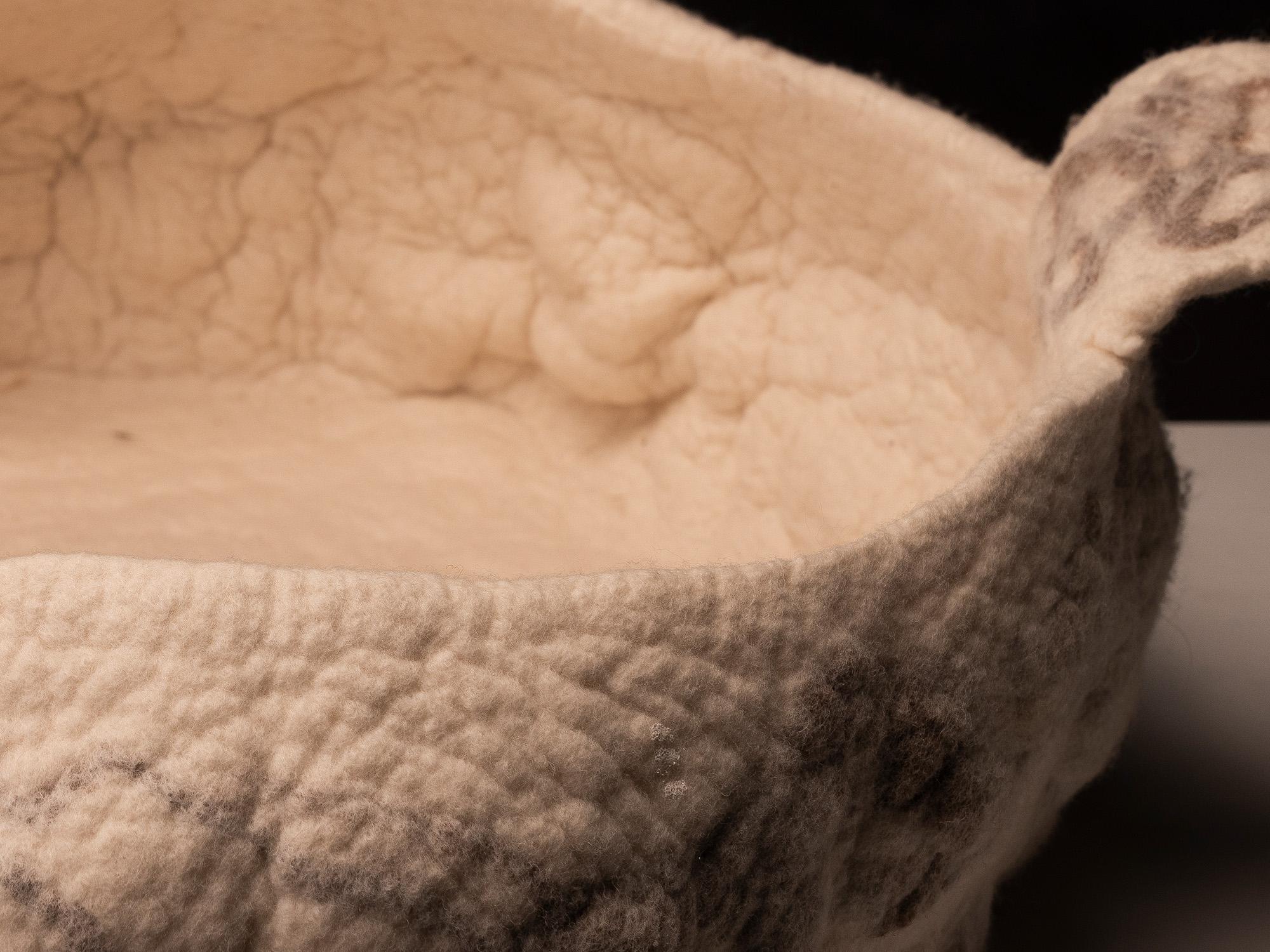 Brazilian Handmade Basket in Sheep's Wool, by Inês Schertel In Excellent Condition For Sale In Sao Paulo, SP