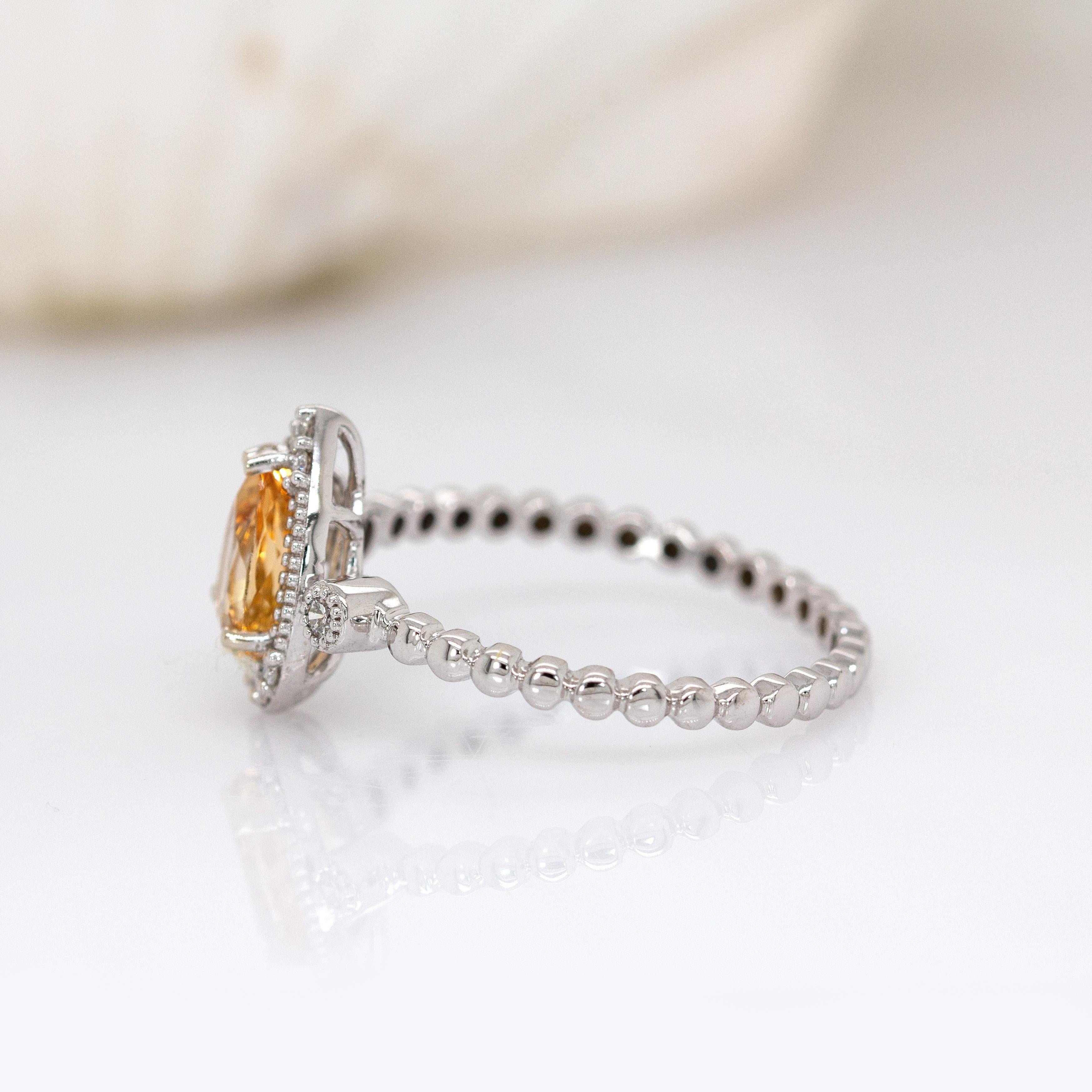 Bague en or blanc massif 14K avec topaze brésilienne et halo en diamant naturel Pour femmes en vente