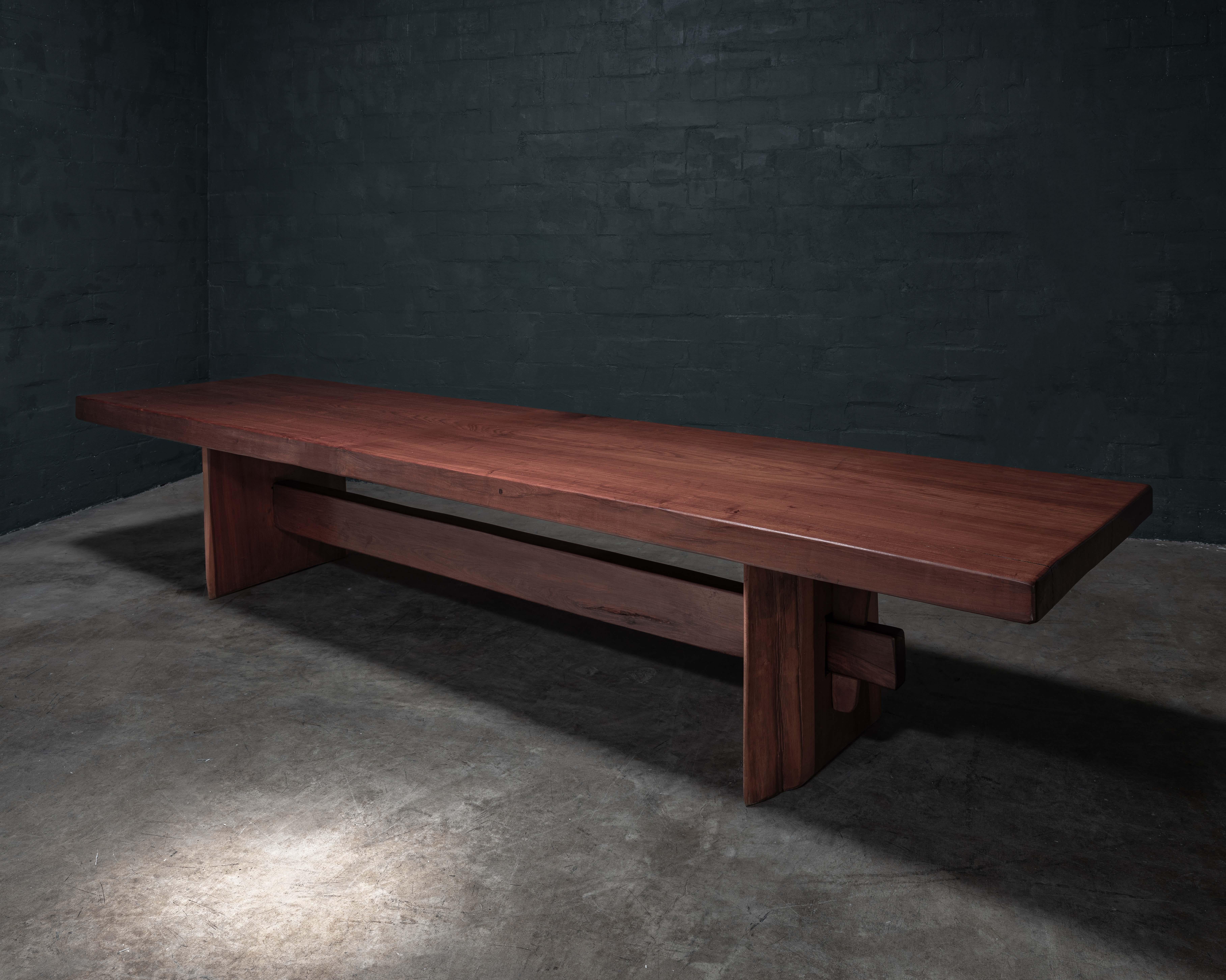 Organique Table de salle à manger d'extérieur en IPE brésilien - Fabriquée à Pará, Brésil en vente