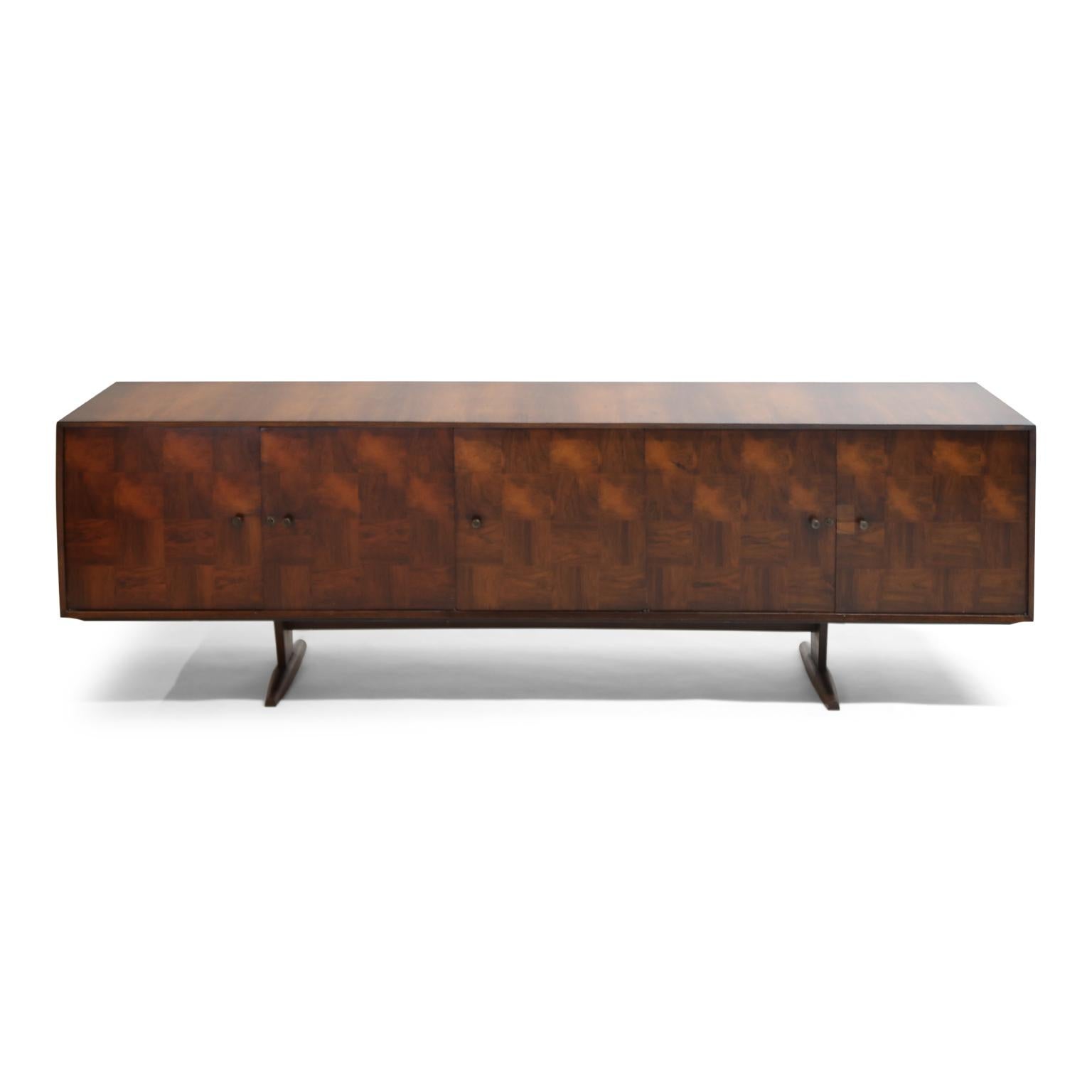 Such a fine piece of Brazilian modern artistry, this Brazilian credenza by Scapinelli was designed and produced in the 1960s, only a very limited number of these were made so its no wonder that these are sought after by top collectors and dealers.