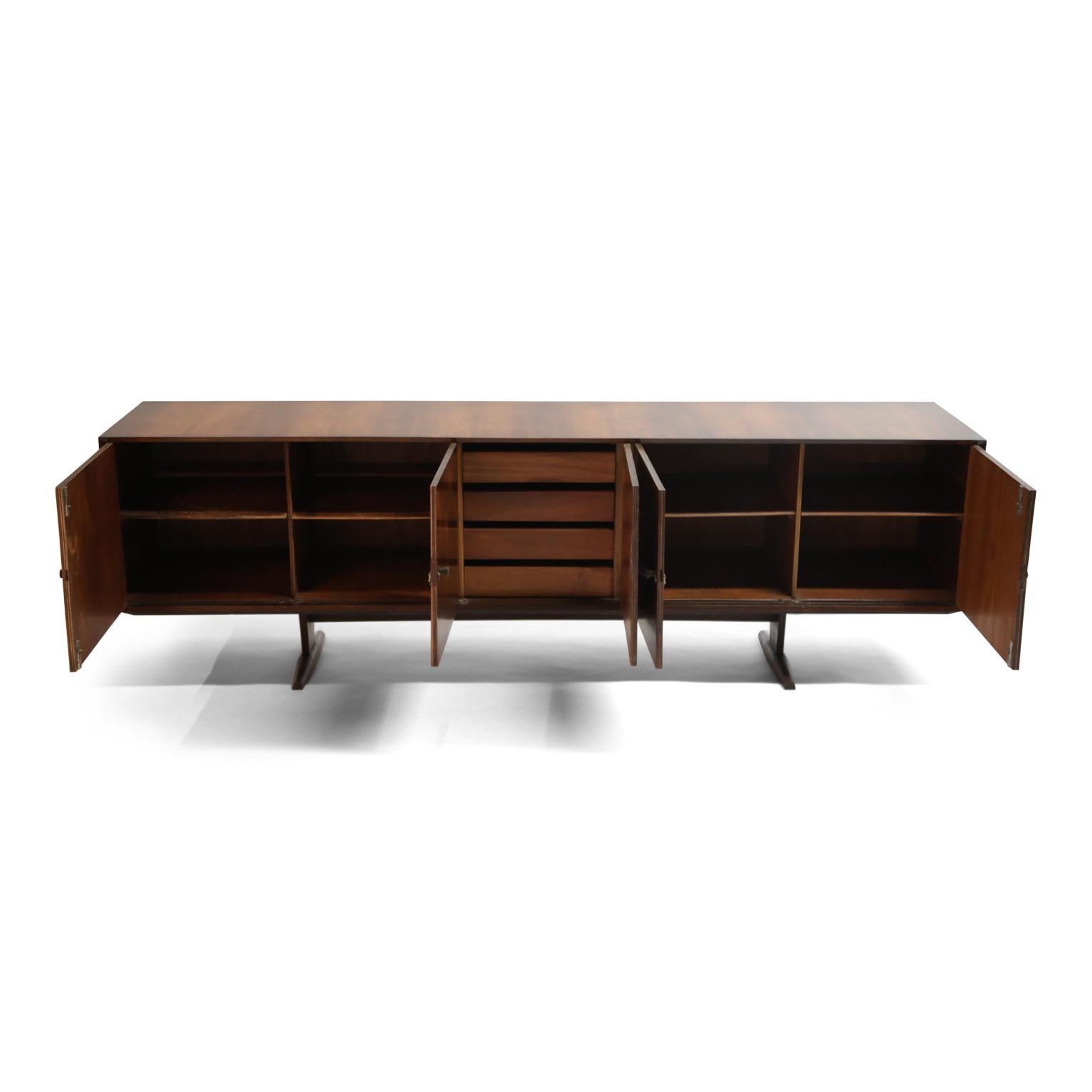 Brazilian Jacaranda Rosewood Parquetry Sideboard by Giuseppe Scapinelli, 1960s (Parkettarbeit)