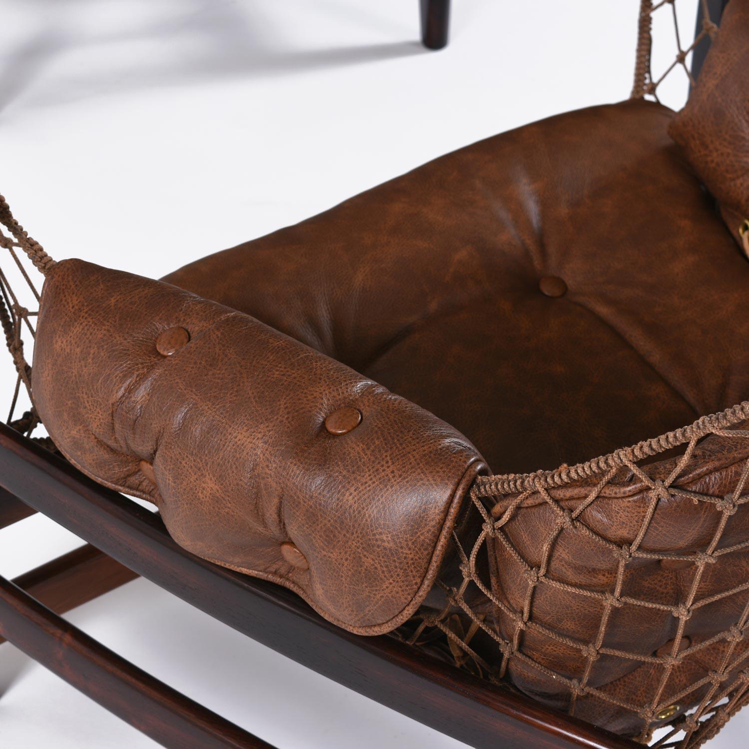 Brasilianischer Jangada Sling Chair aus Palisanderholz und Leder mit Ottomane von Jean Gillon  im Angebot 11