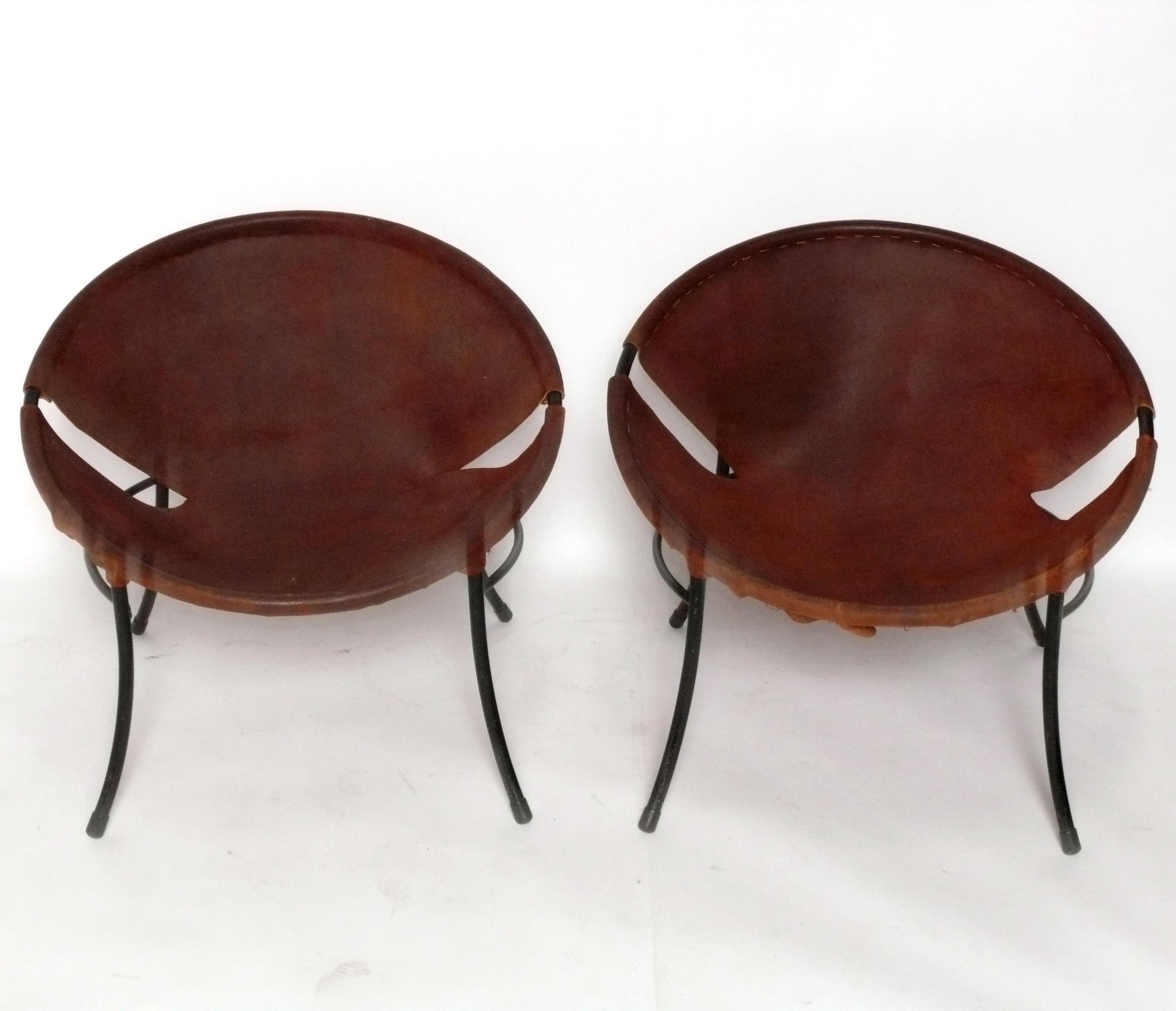 Sedie da salotto a fionda in pelle brasiliana in stile Lina Bo Bardi con pelli di pecora anni '60 In condizioni buone in vendita a Atlanta, GA