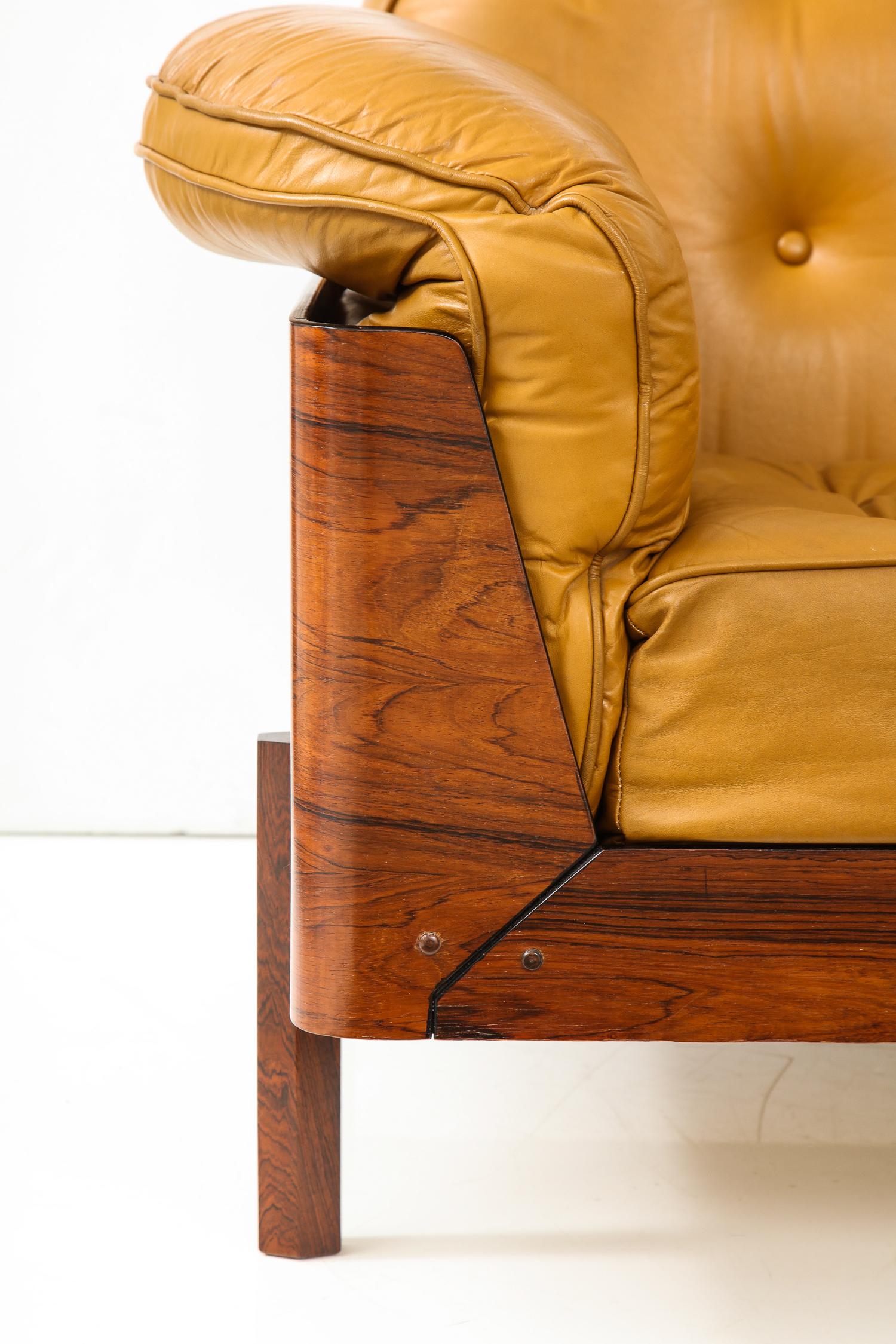 Lounge Chair in Jacaranda and Yellow Leather by J.D. Moveis e Decoracoes In Good Condition In New York, NY