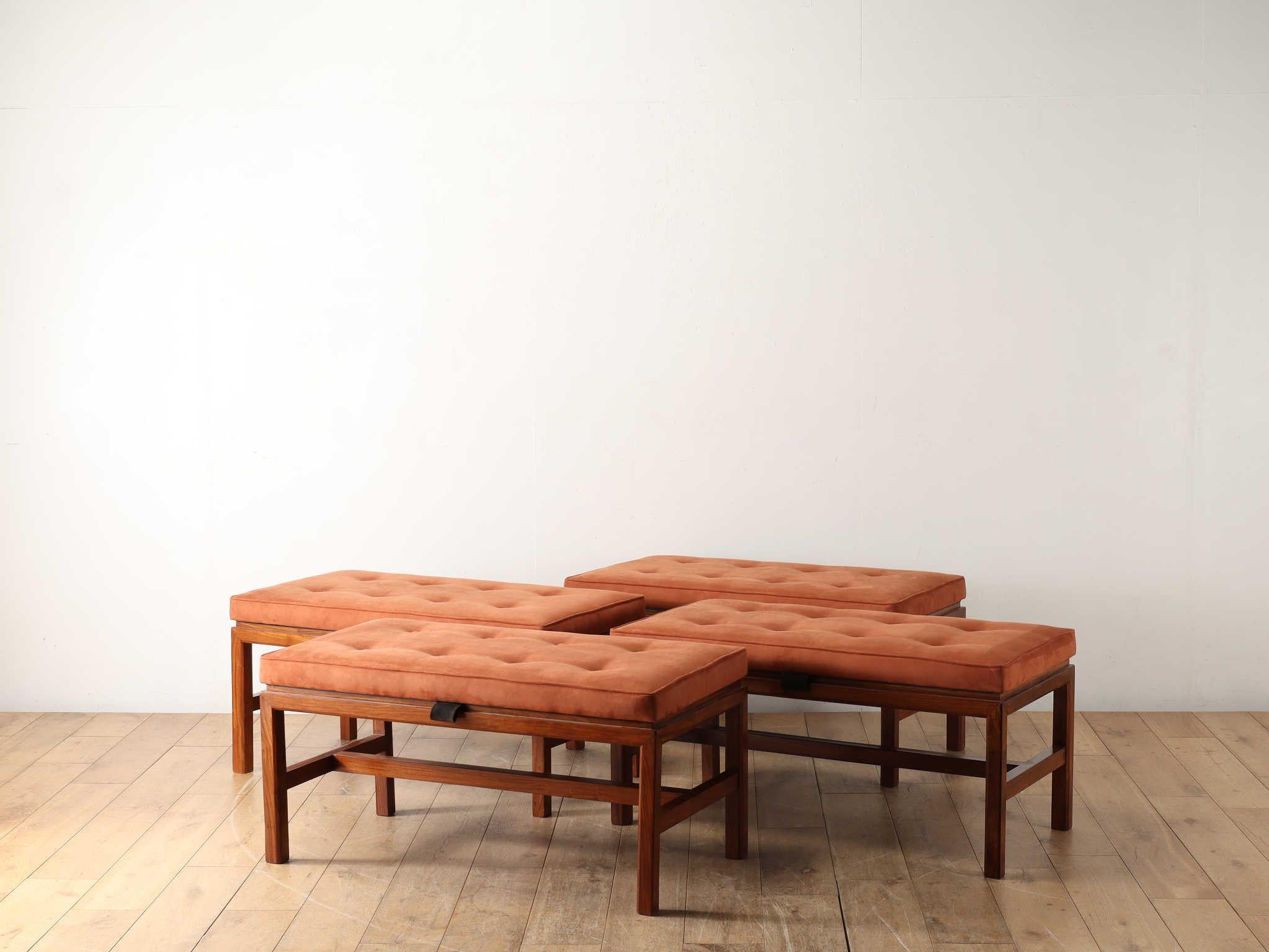 This is a luggage bench made of Caviuna wood. The heartwood of Caviuna wood is chocolate to brownish in color with brown stripes along the grain. In addition, the wood is heavy and hard, making it difficult to process, and the wood is characterized