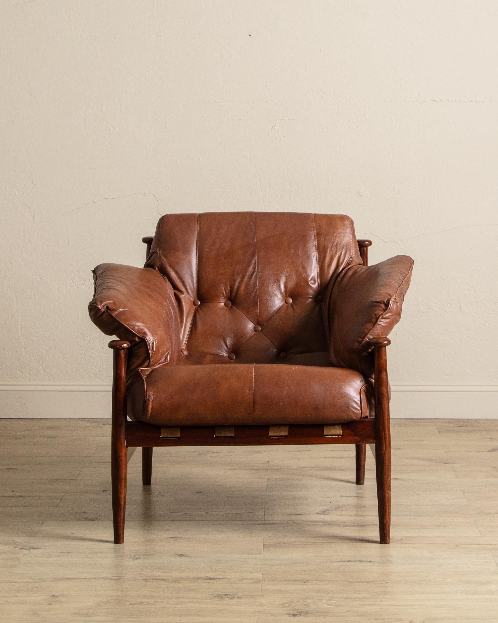 Cuir Chaises longues en acajou et cuir, Brésil, années 1960 en vente