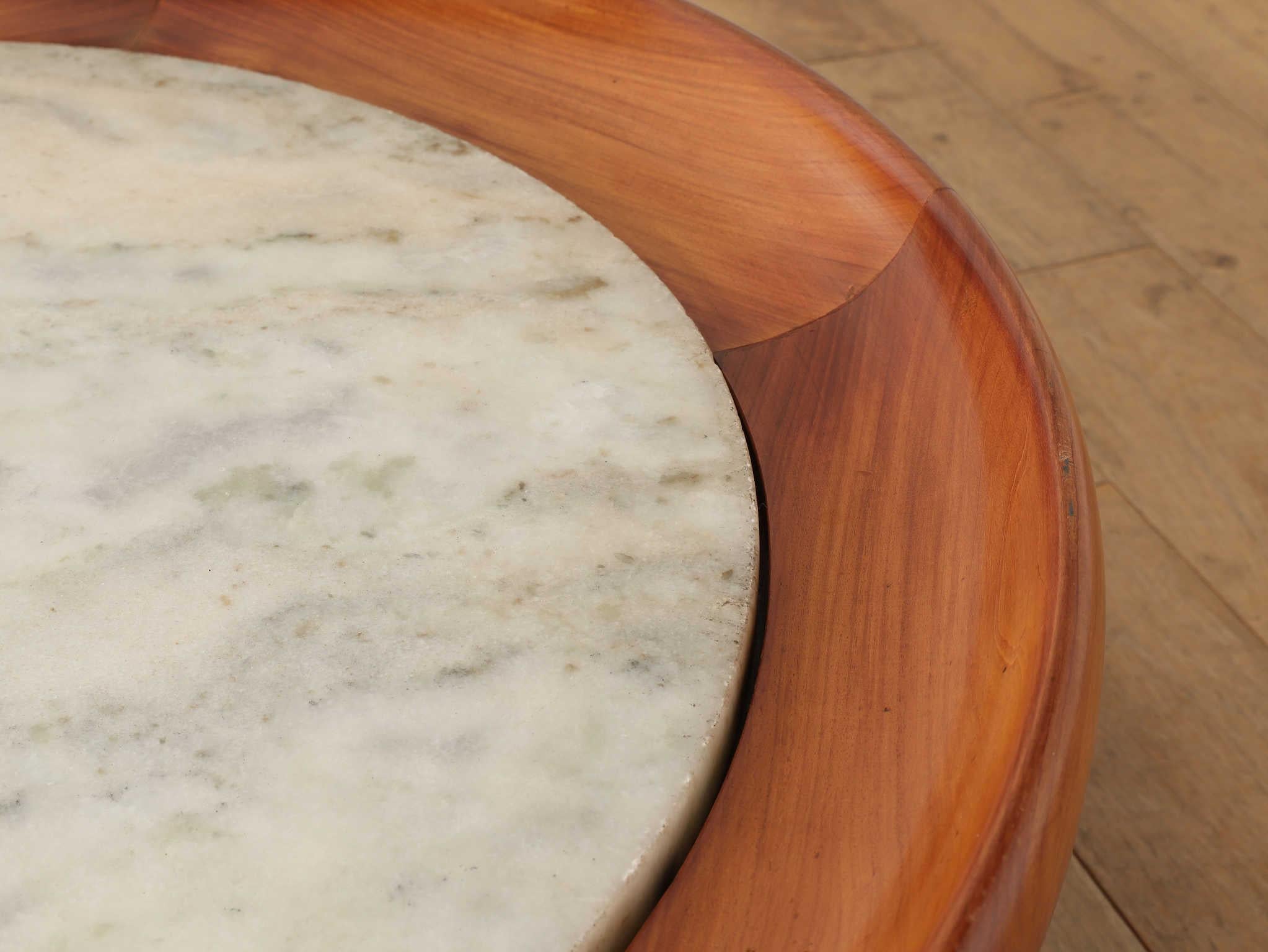 Marbre Table basse en marbre brésilien en vente