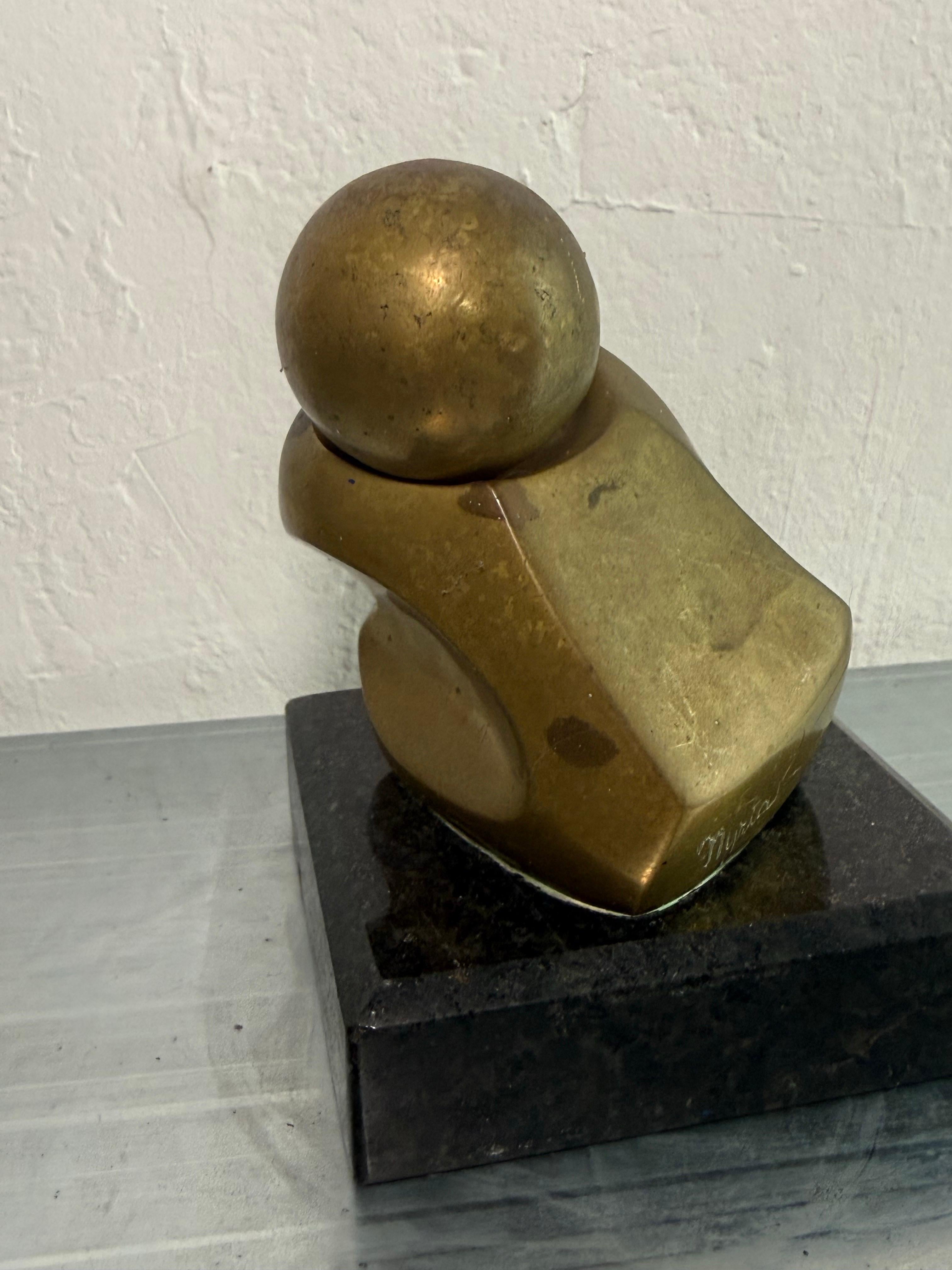 Brazilian Mid-Century Abstract Bronze Sculpture With Bronze Ball on Granite Base in vendita 3