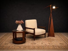 Sillón brasileño de mediados de siglo de Michel Arnoult, madera de imbuia y chenilla, años 60