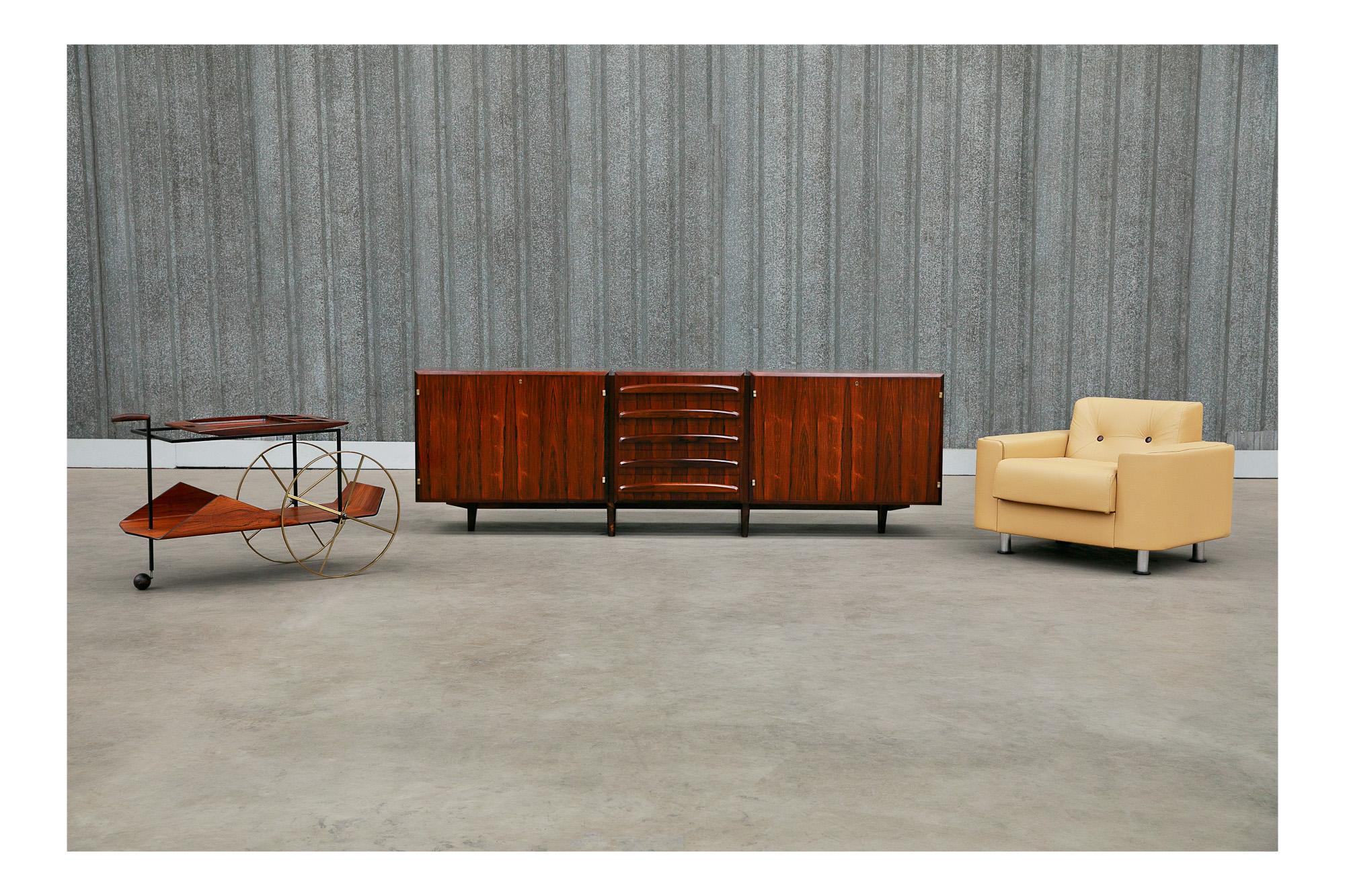 Fauteuil brésilien du milieu du siècle en cuir jaune par Jorge Zalszupin, c. 1970 en vente 8