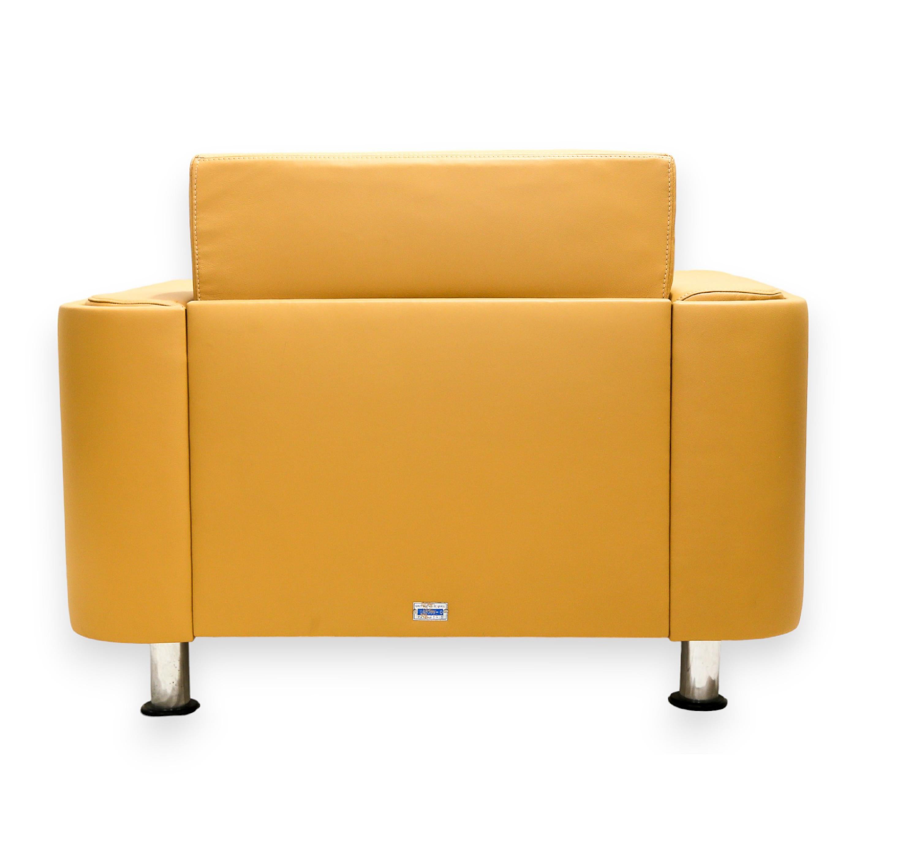 20ième siècle Fauteuil brésilien du milieu du siècle en cuir jaune par Jorge Zalszupin, c. 1970 en vente