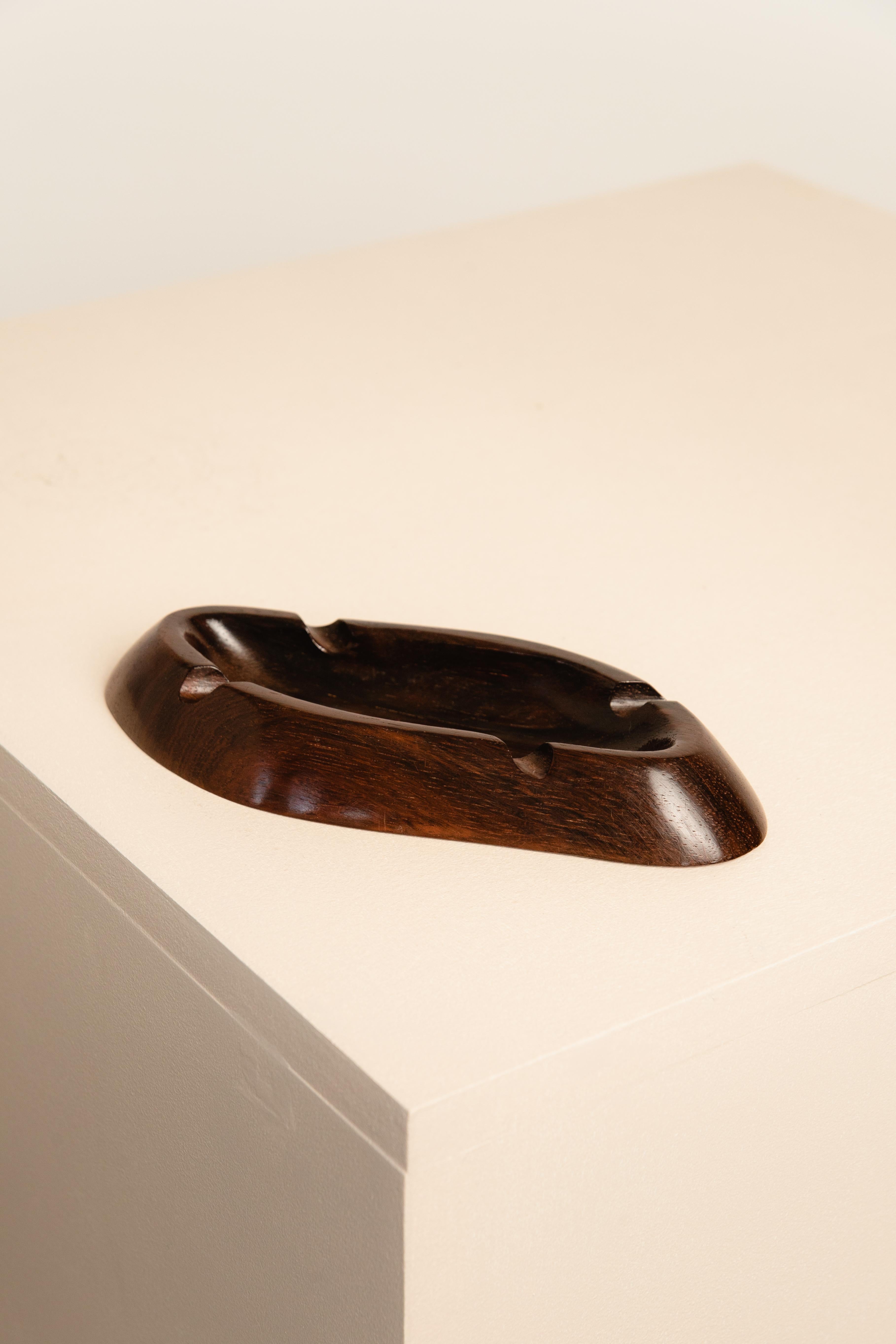 Brazilian Midcentury Ashtray in Solid Rosewood by Jac-Art, 1970s In Good Condition For Sale In Rio De Janeiro, RJ