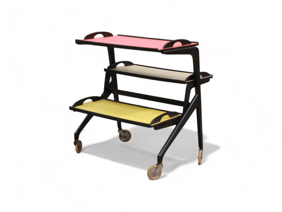 Brazilian Mid-Century Bar Cart in Wood by Moveis Bergamo, 1950’s 1