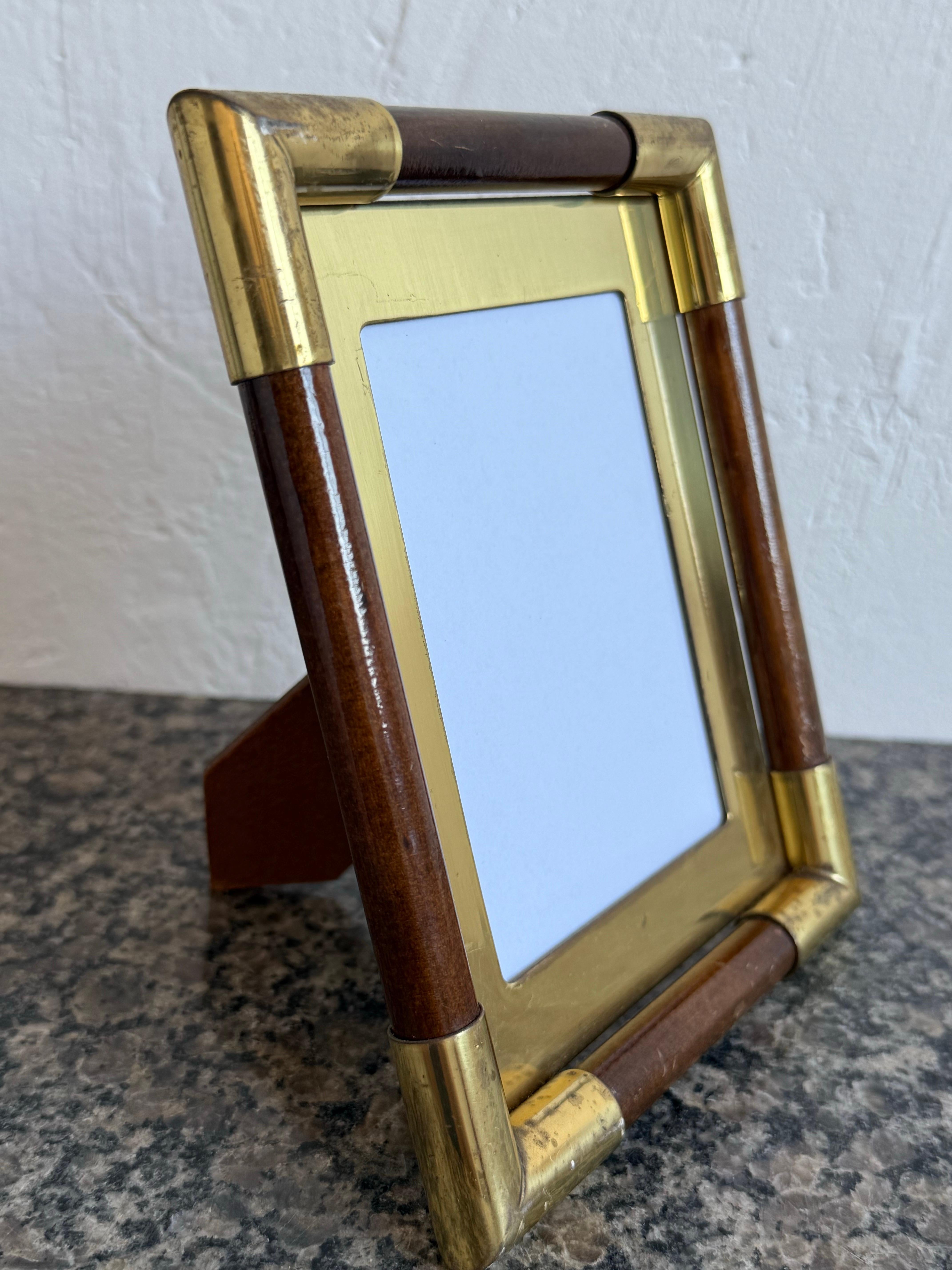 Brazilian Mid-Century Brass and Wood Picture Frame, 1970s - 1 of 2 en vente 2