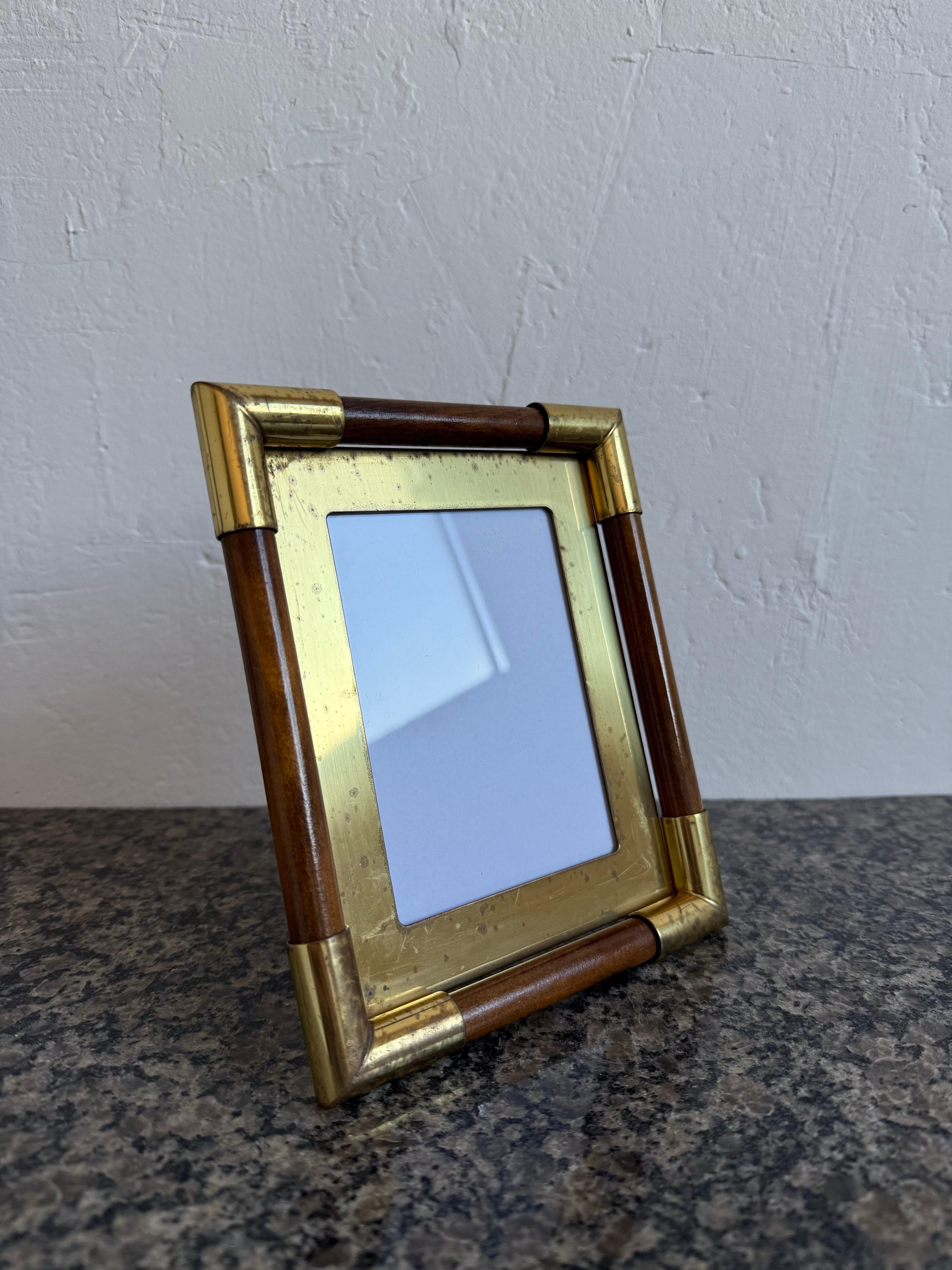 20ième siècle Brazilian Mid-Century Brass and Wood Picture Frame, 1970s - 2 of 2 en vente
