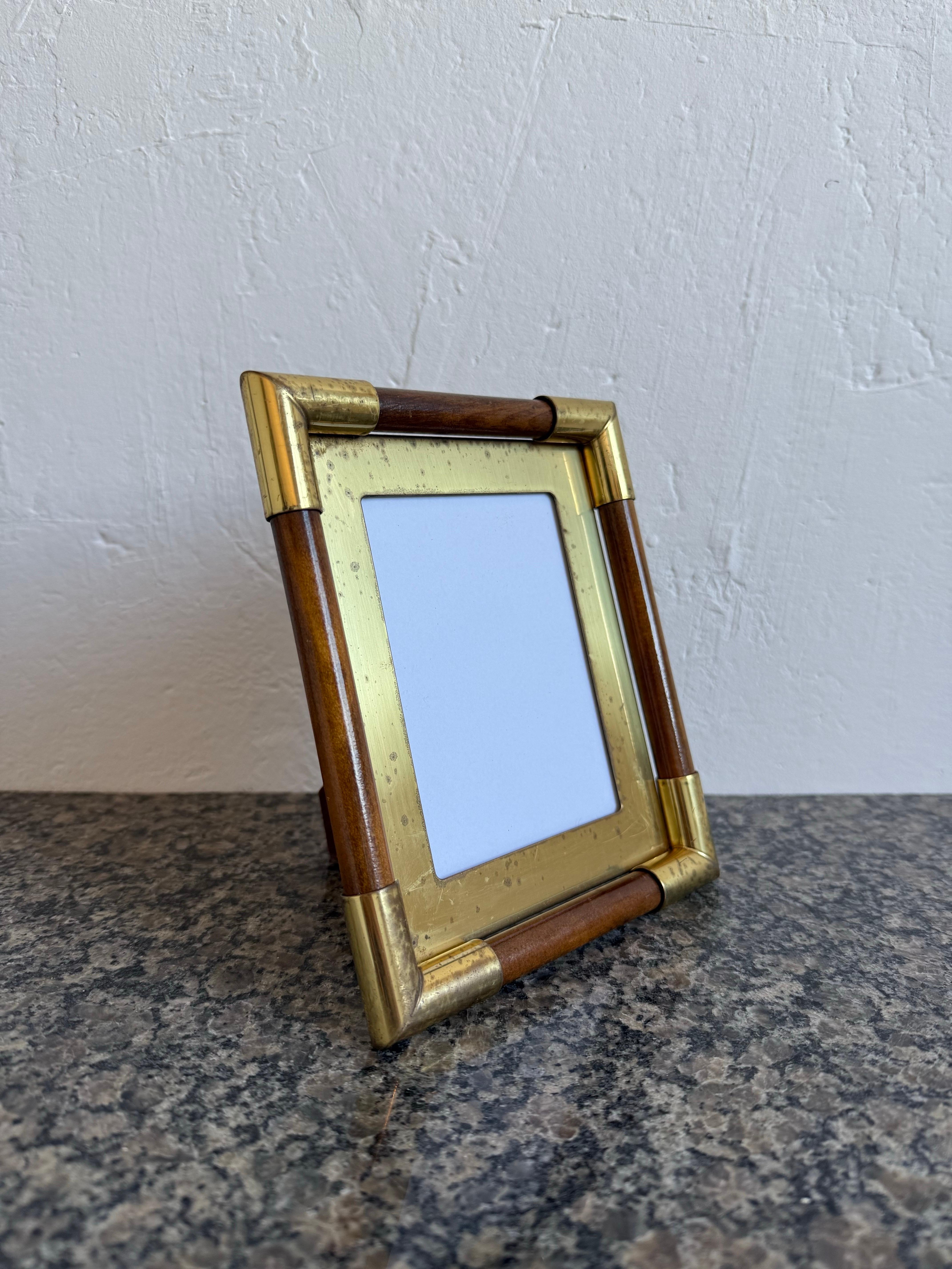 Brazilian Mid-Century Brass and Wood Picture Frame, 1970s - 2 of 2 en vente 1