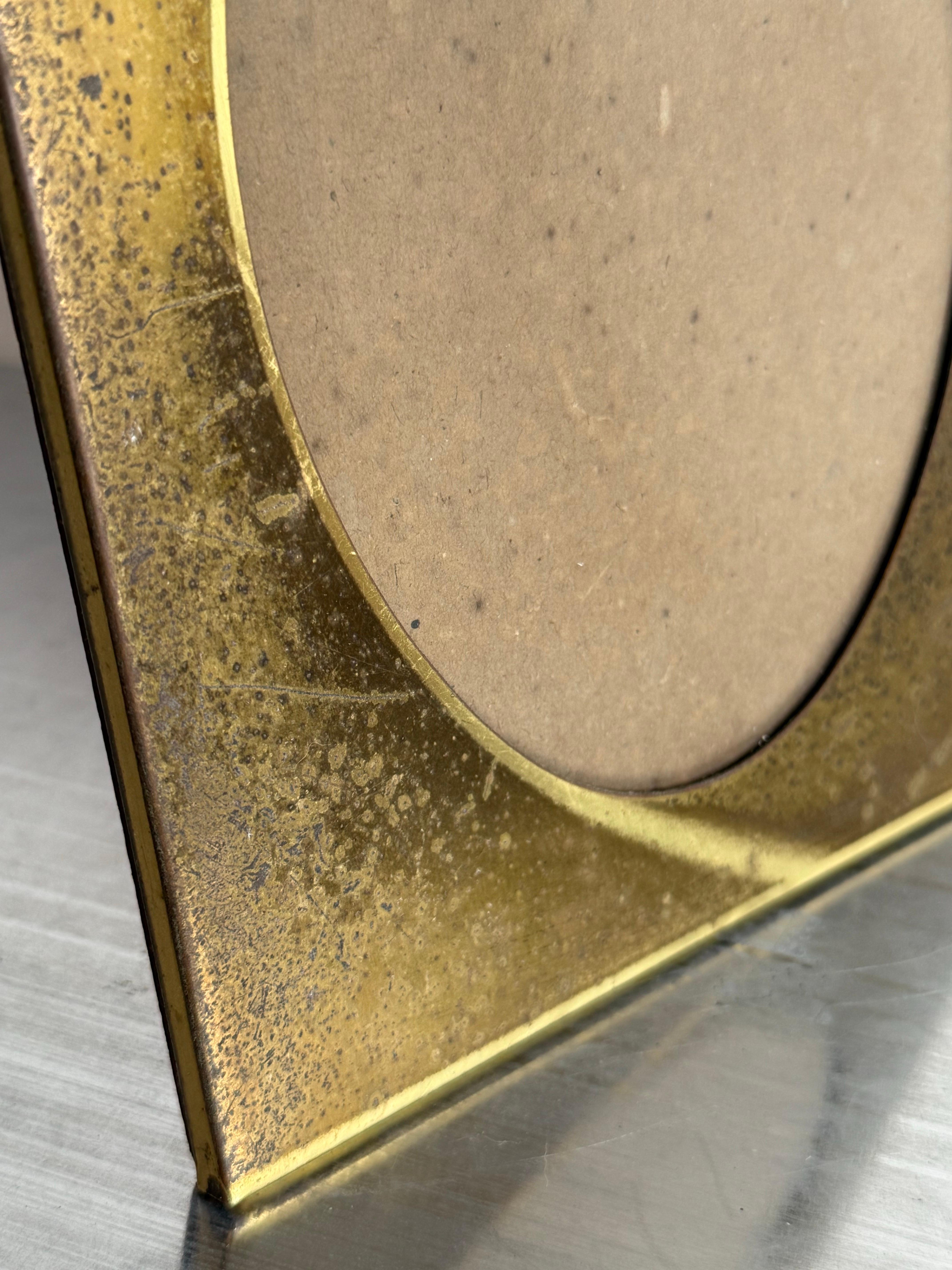 Cadre photo en laiton brésilien du milieu du siècle en vente 5