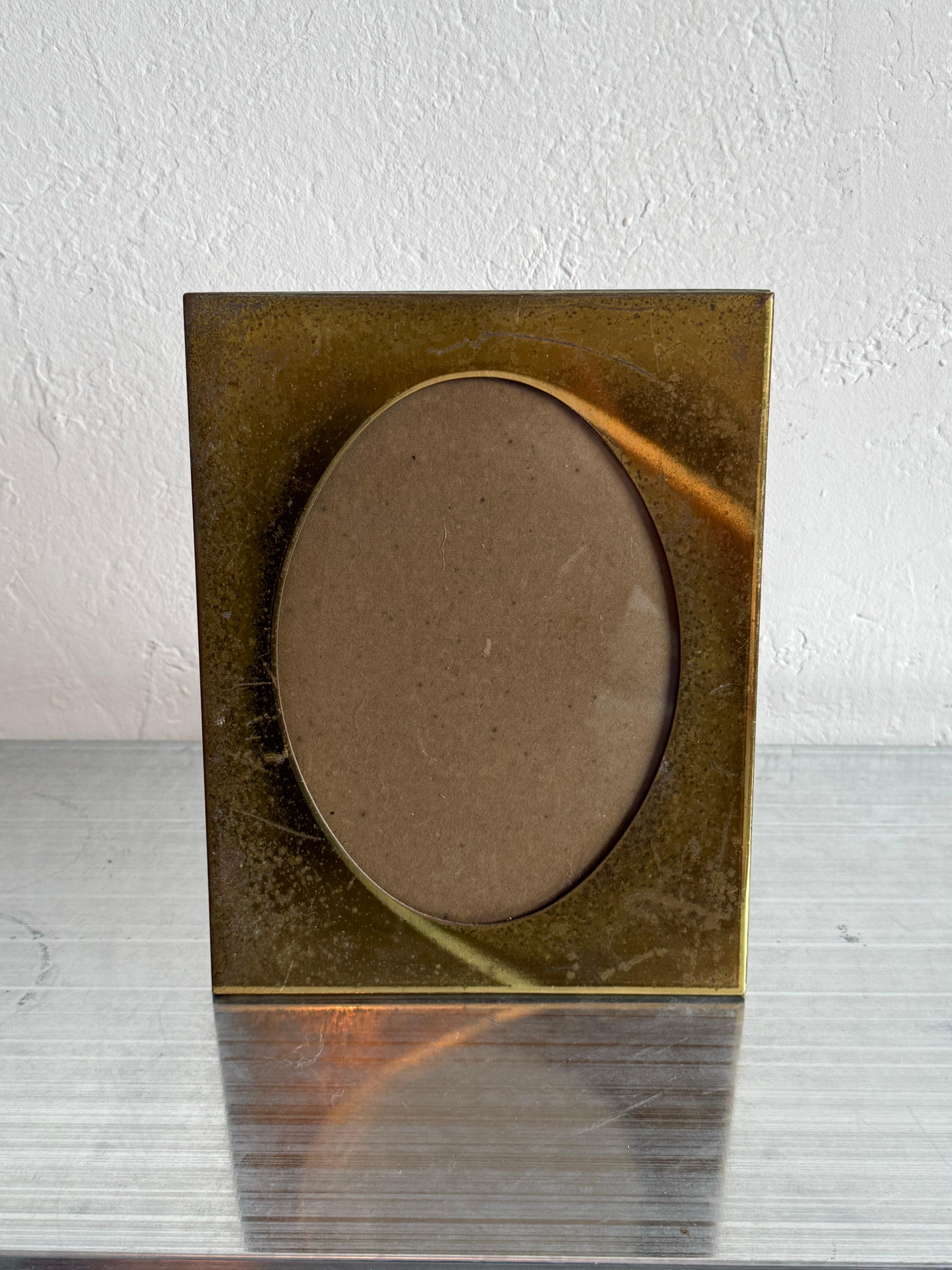 Brésilien Cadre photo en laiton brésilien du milieu du siècle en vente