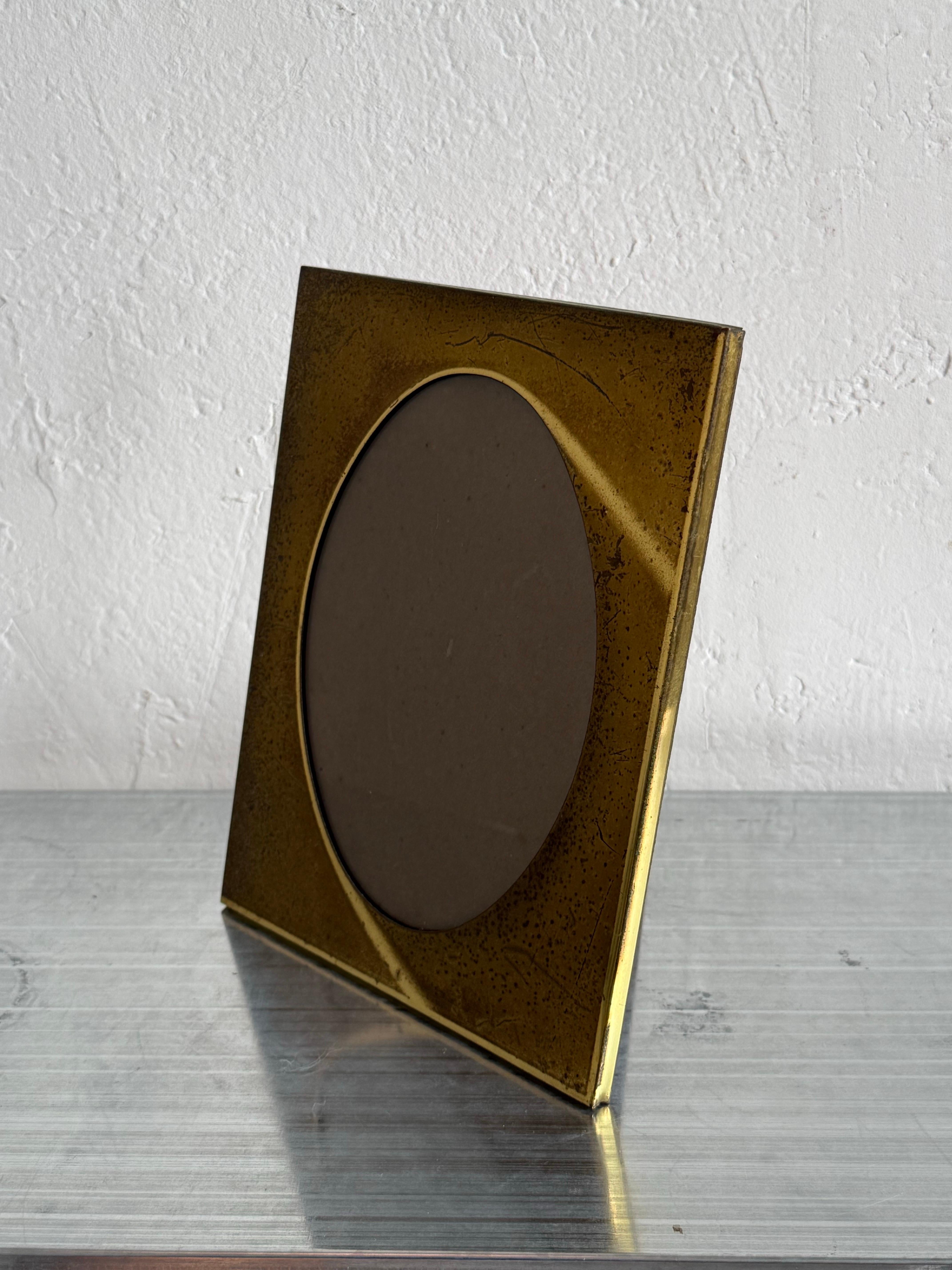 Cadre photo en laiton brésilien du milieu du siècle Bon état - En vente à Miami, FL