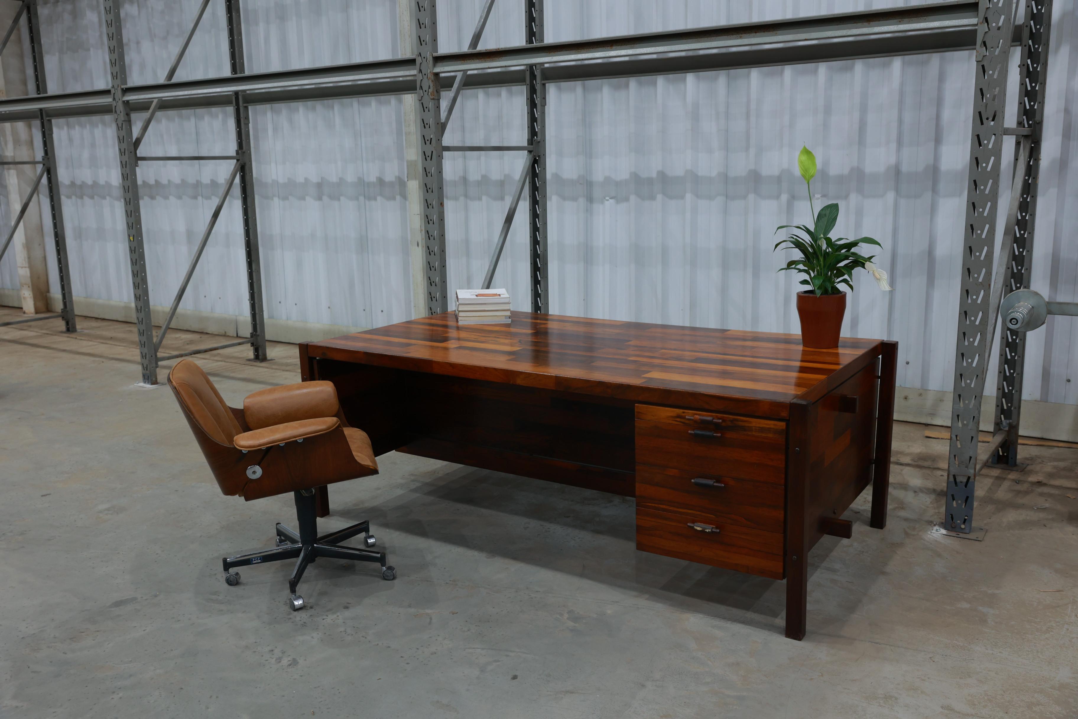 Sillón brasileño de mediados de siglo 