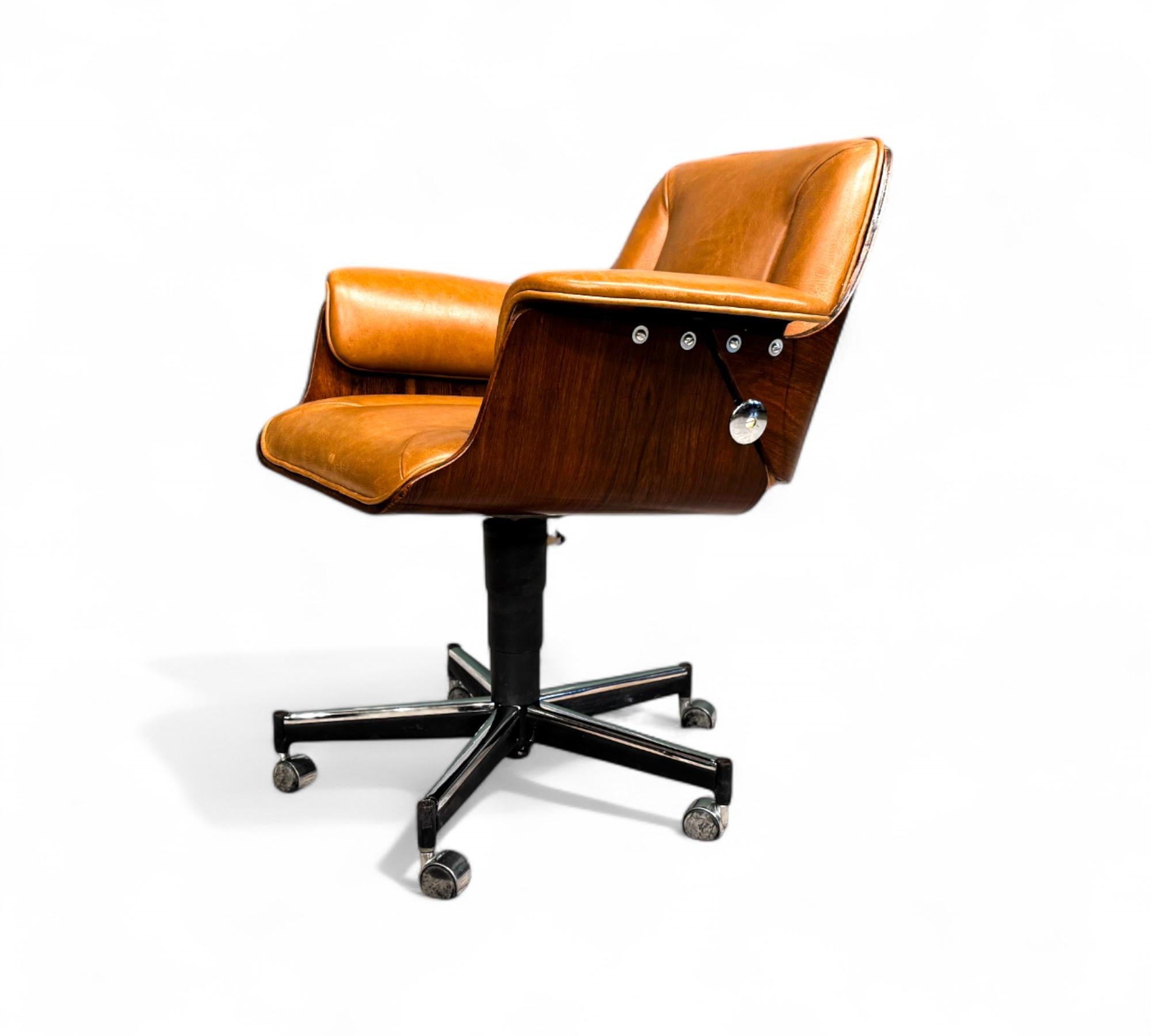 Available today, with domestic shipping in the NYC metro area included, this Brazilian Mid-Century “Dinamarquesa” Armchair by Carlo Fongaro, c. 1970s is nothing less than gorgeous!
 
The Dinamarquesa armchair was designed by Italian-born architect