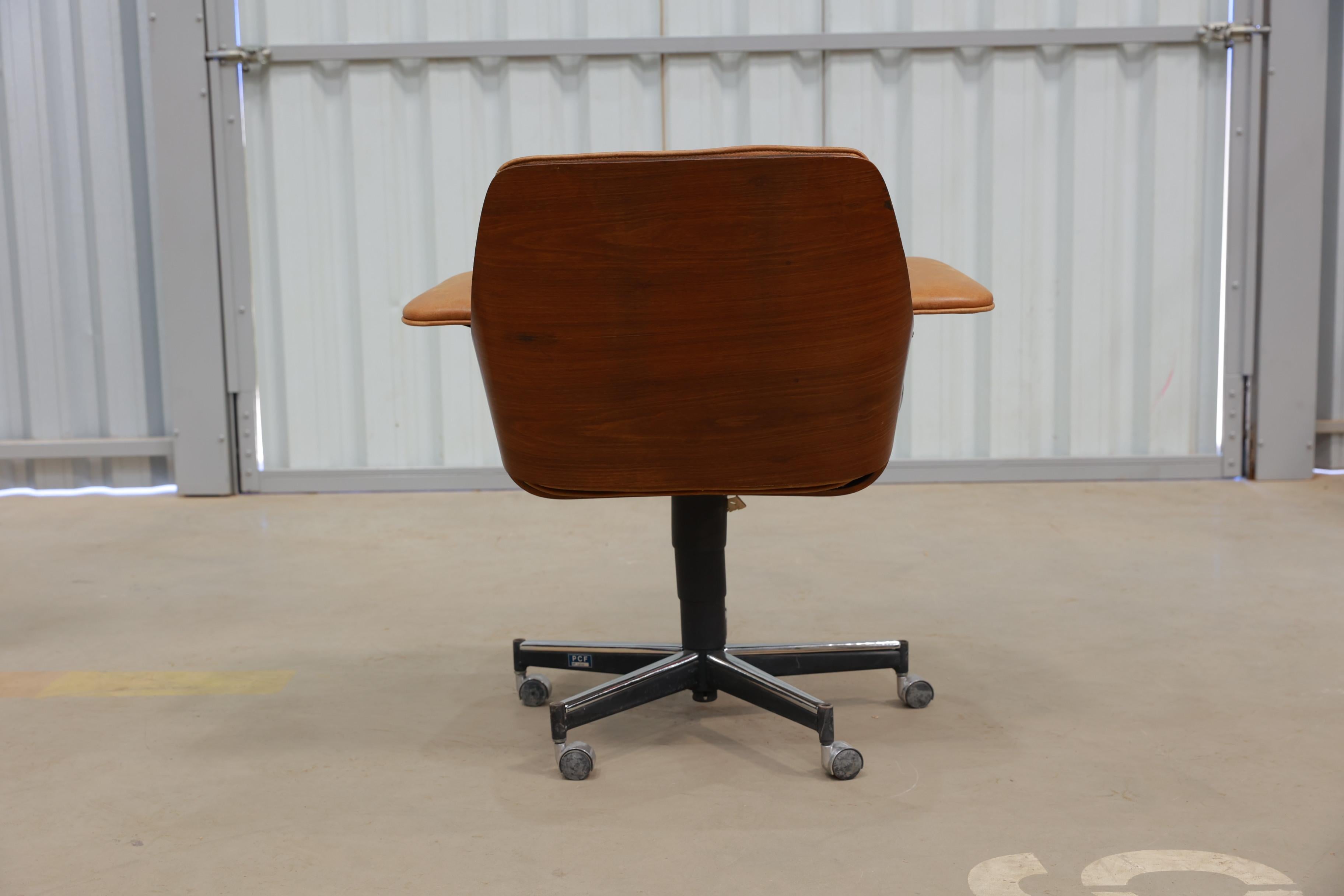 Sillón brasileño de mediados de siglo 