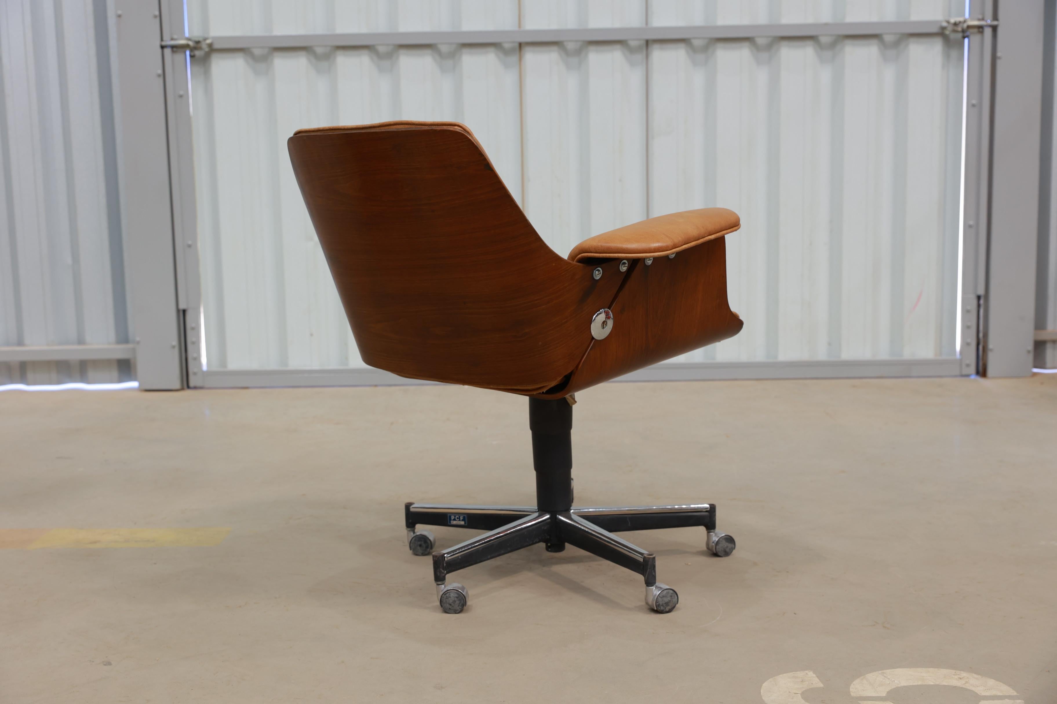 Sillón brasileño de mediados de siglo 