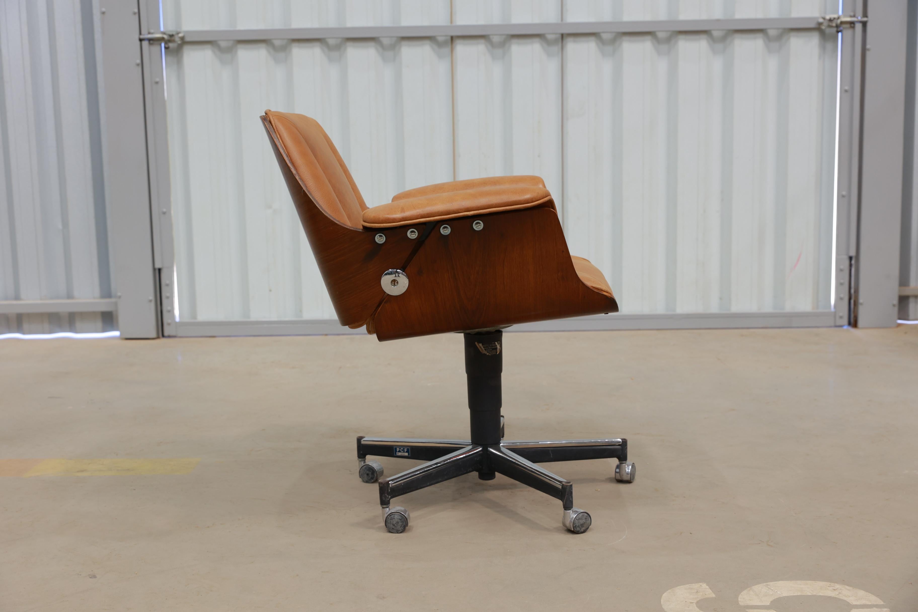 Sillón brasileño de mediados de siglo 