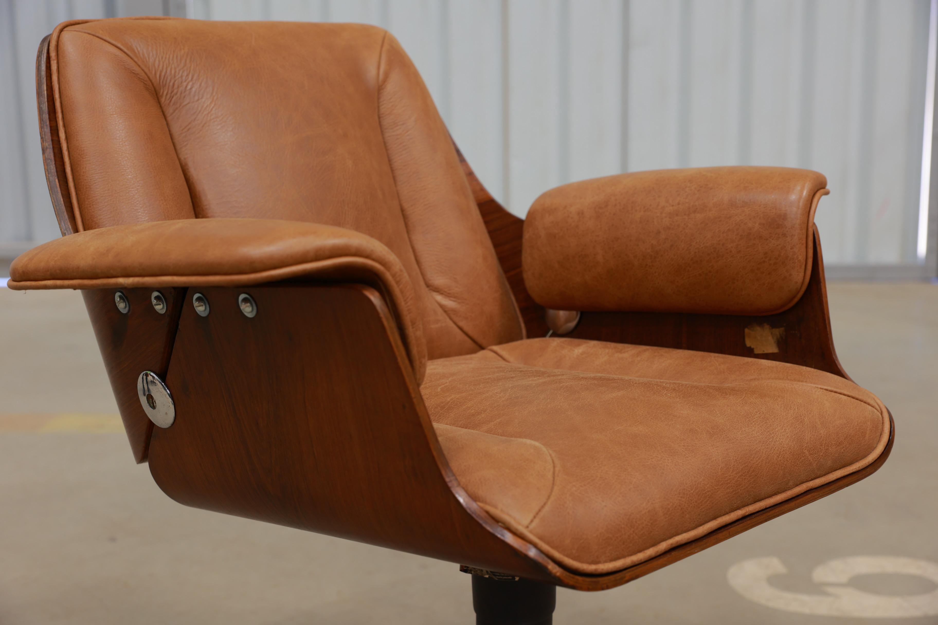 Sillón brasileño de mediados de siglo 