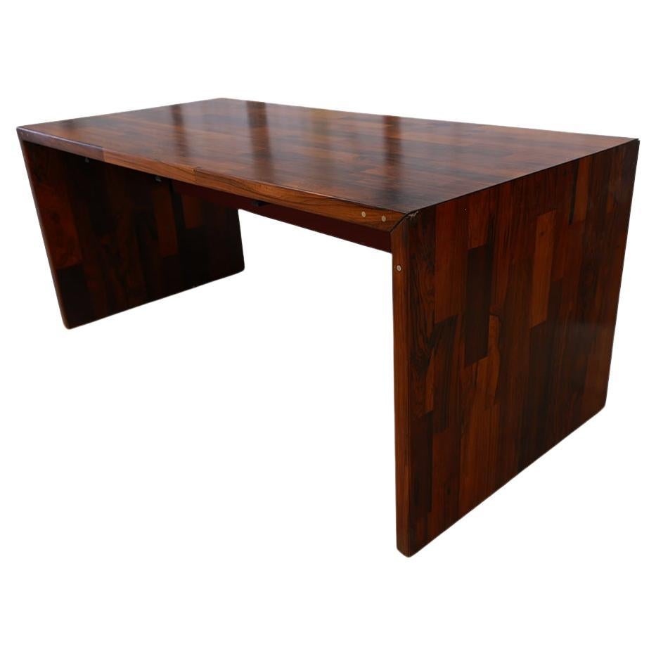 Escritorio plegable brasileño de mediados de siglo en madera dura de Jorge Zalszupin, c. 1970