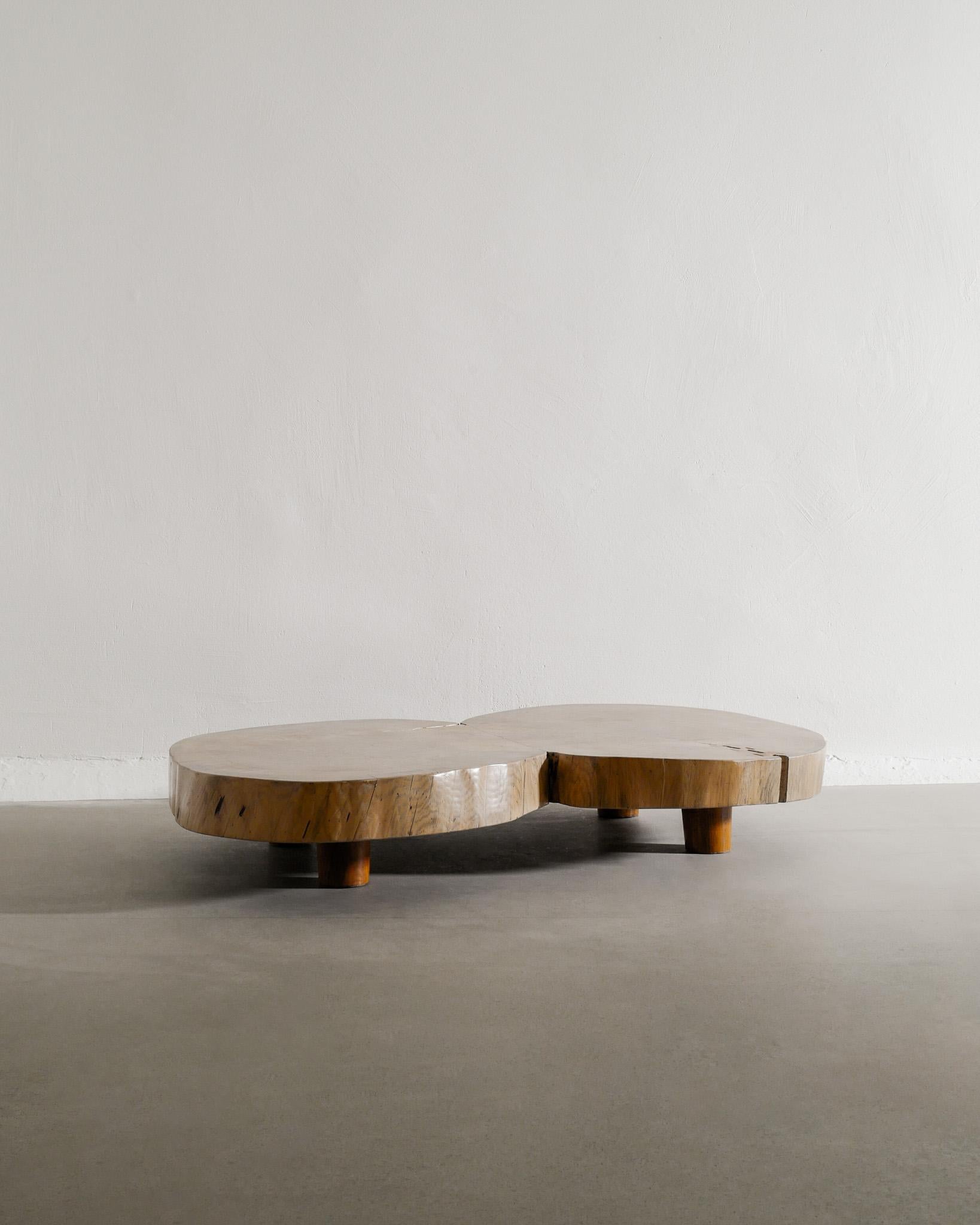Brazilian Mid Century Free Form Wooden Sofa Table attr. to José Zanine Caldas In Good Condition For Sale In Stockholm, SE