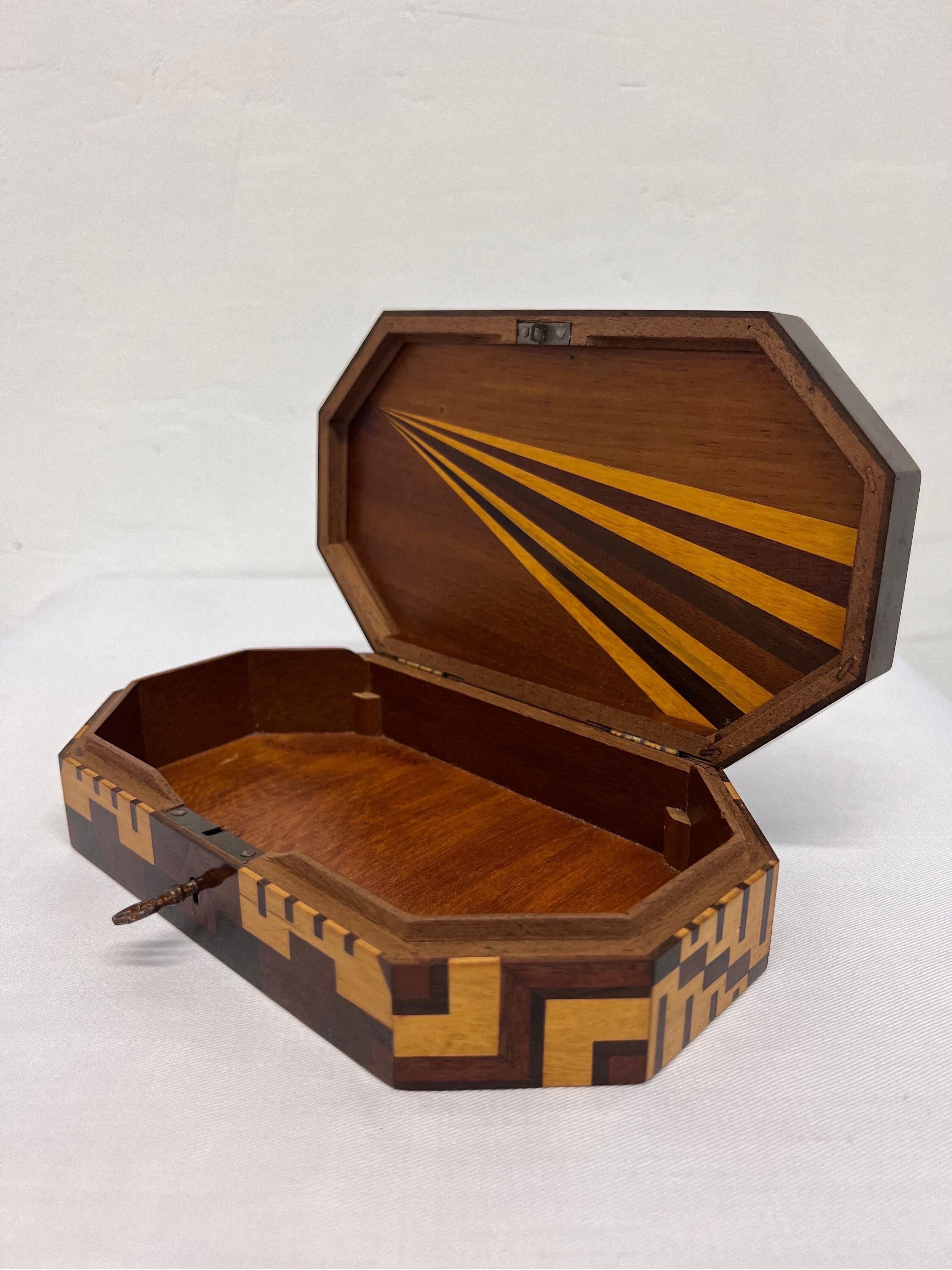 Brazilian Mid-Century Jacaranda Jewelry Box with Geometric Marquetry and Key For Sale 6
